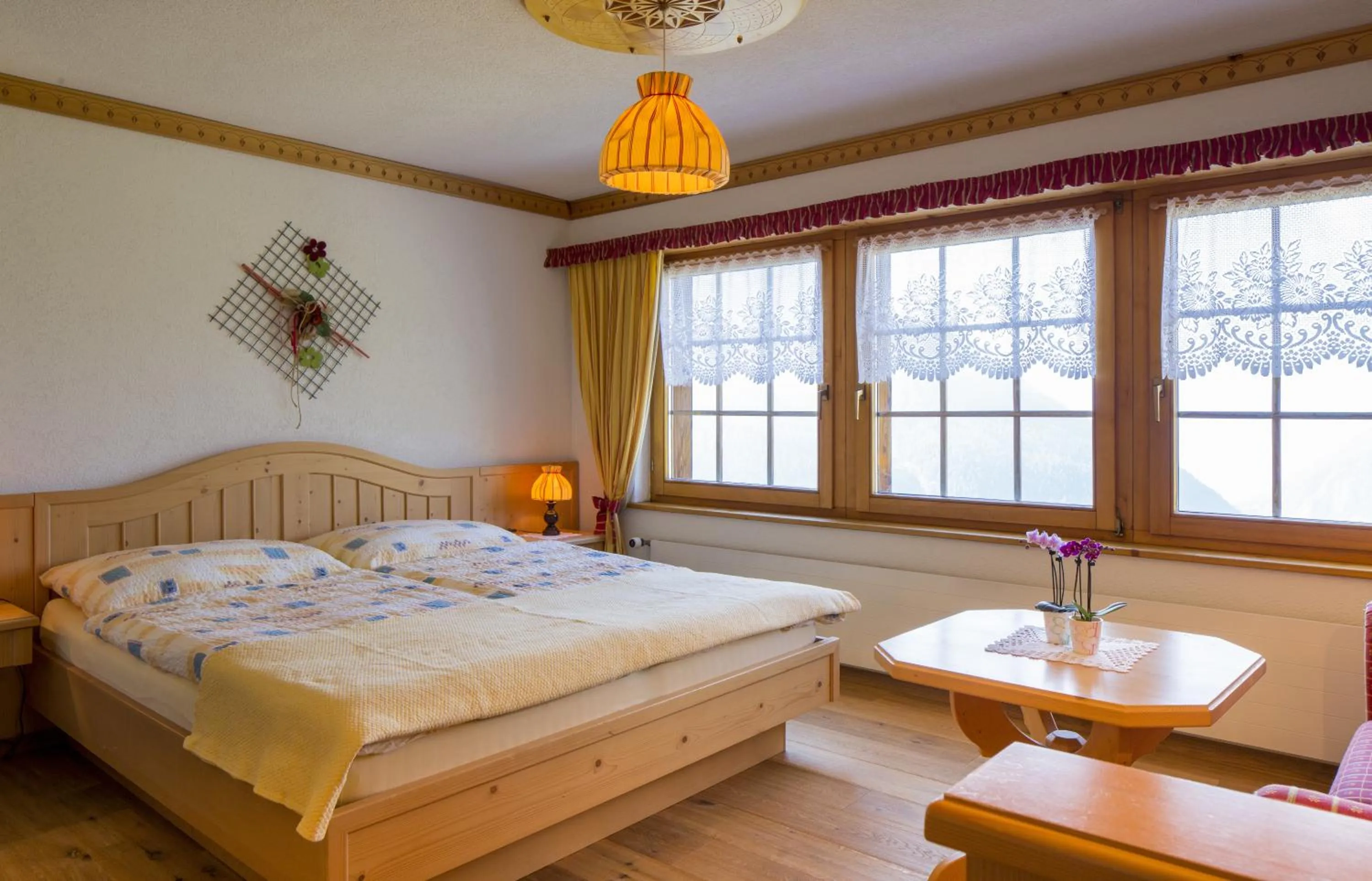Bedroom, Bed in Alpenhotel zur Wildi Lauchernalp