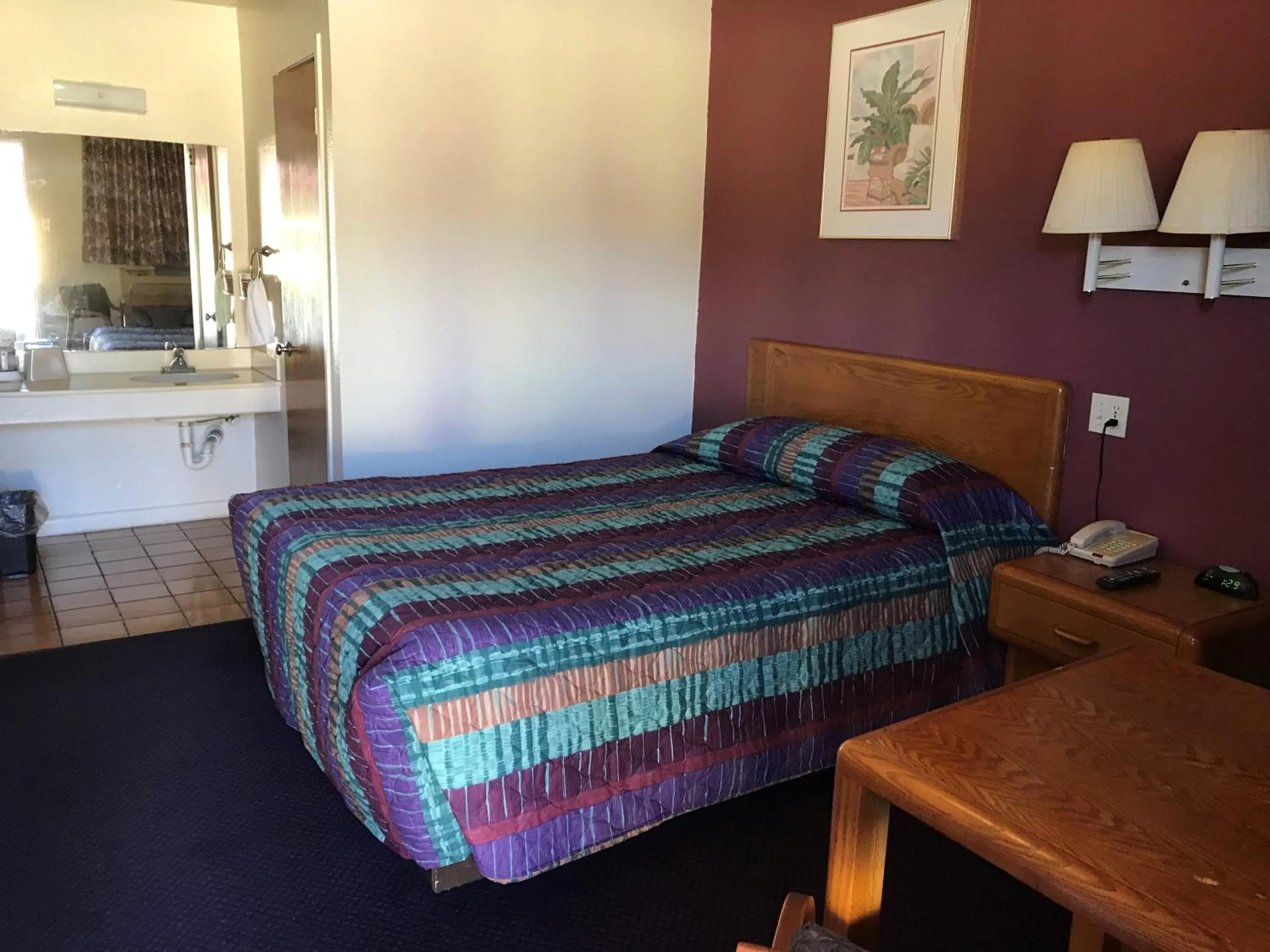Bedroom, Bed in Luxury Inn