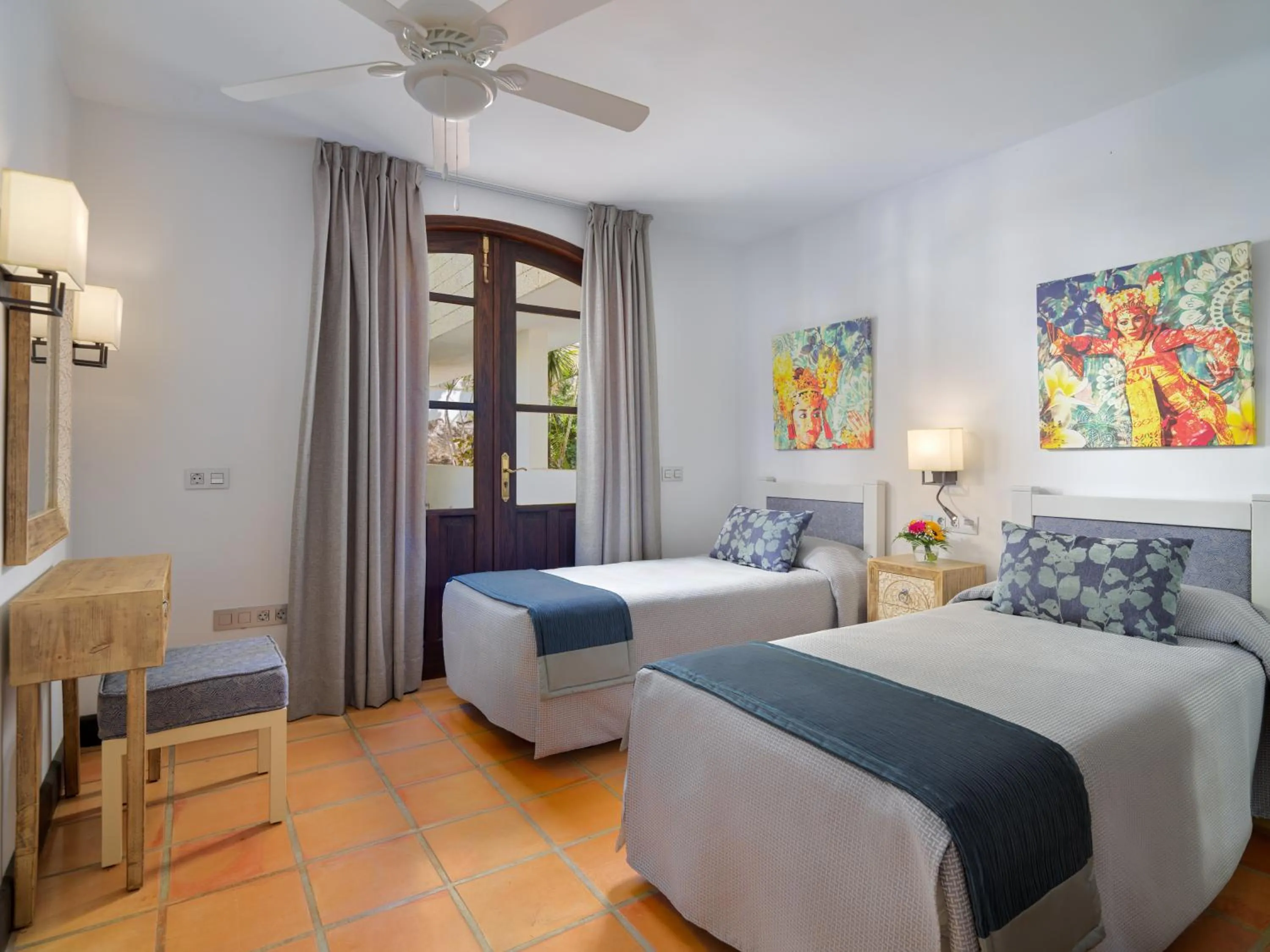 Bed in Regency Country Club, Apartments Suites