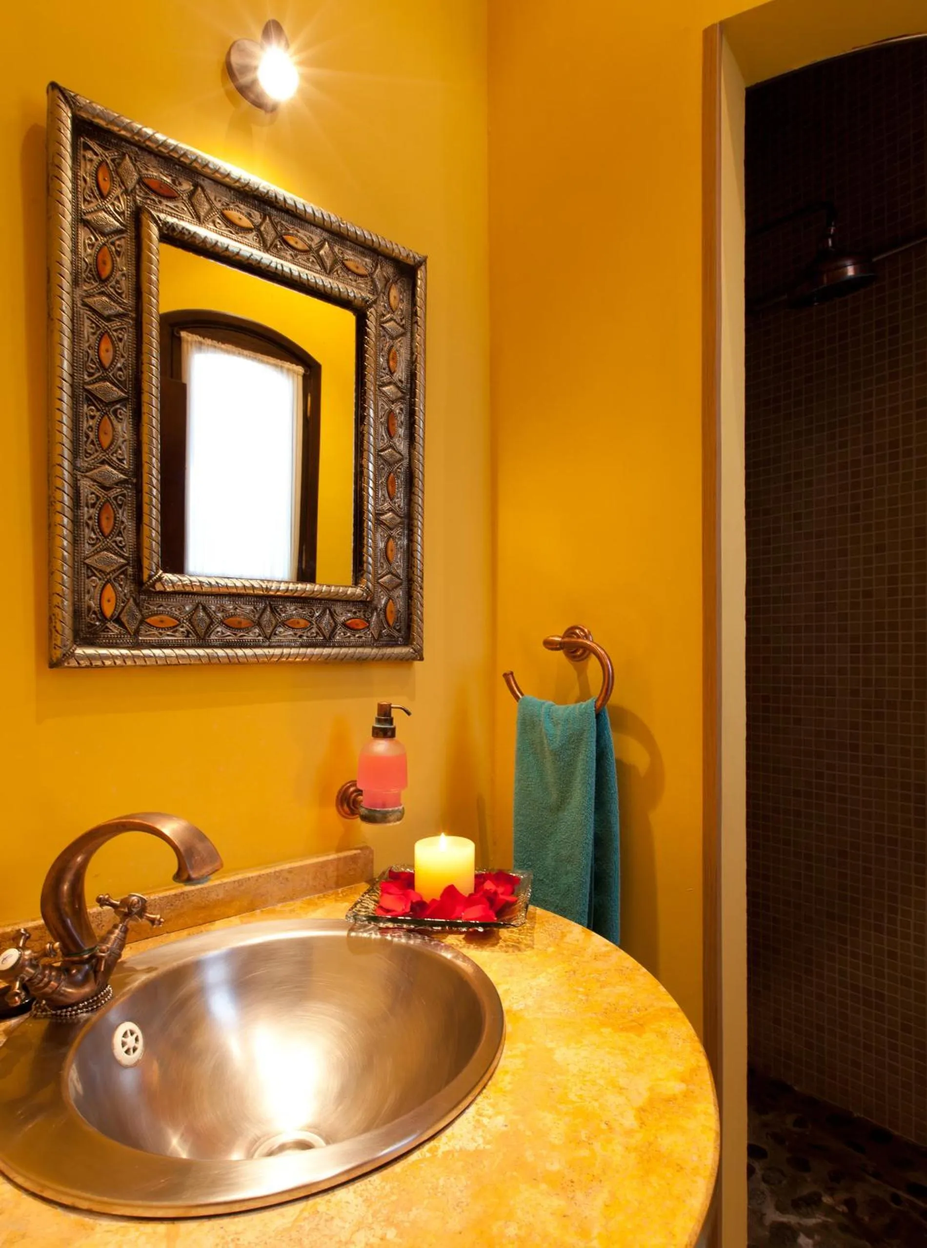 Regency Country Club, Apartments Suites