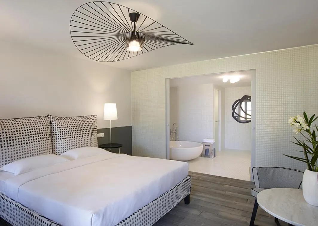 Bathroom, Bed in Kalimera Kriti Hotel & Village Resort