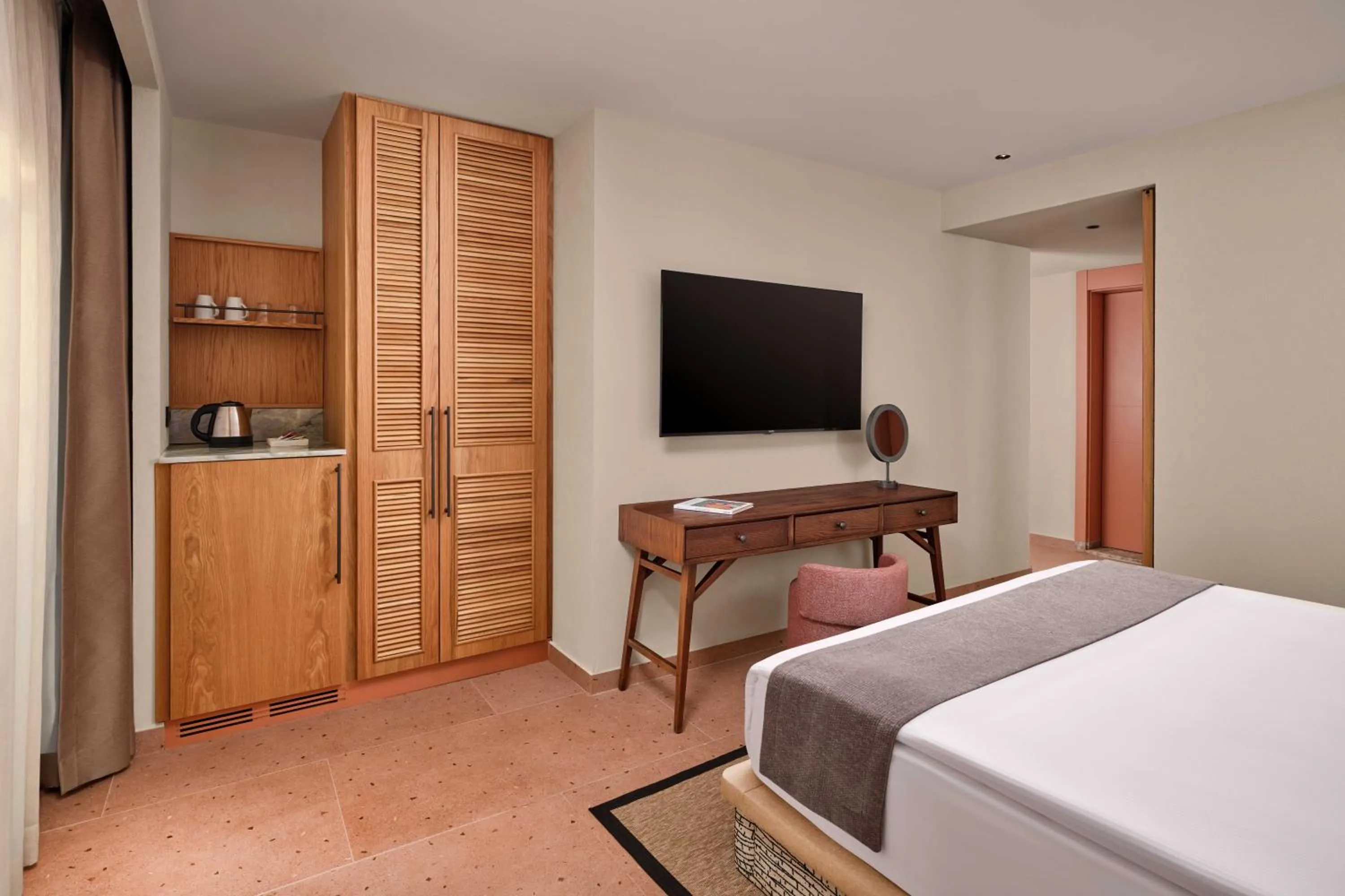 Bedroom, Bed in Paloma Grida