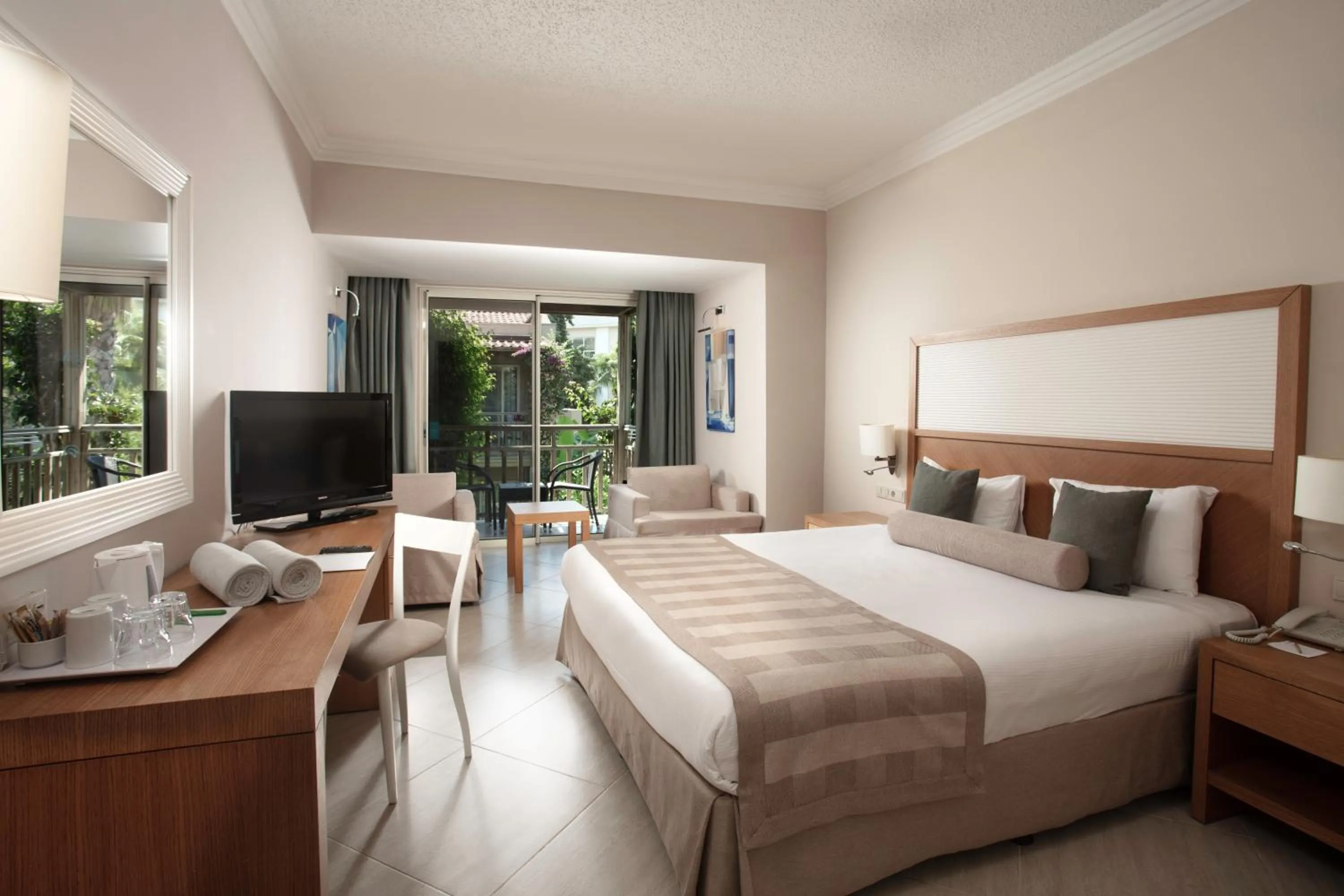 TV and multimedia, Bed in Paloma Oceana