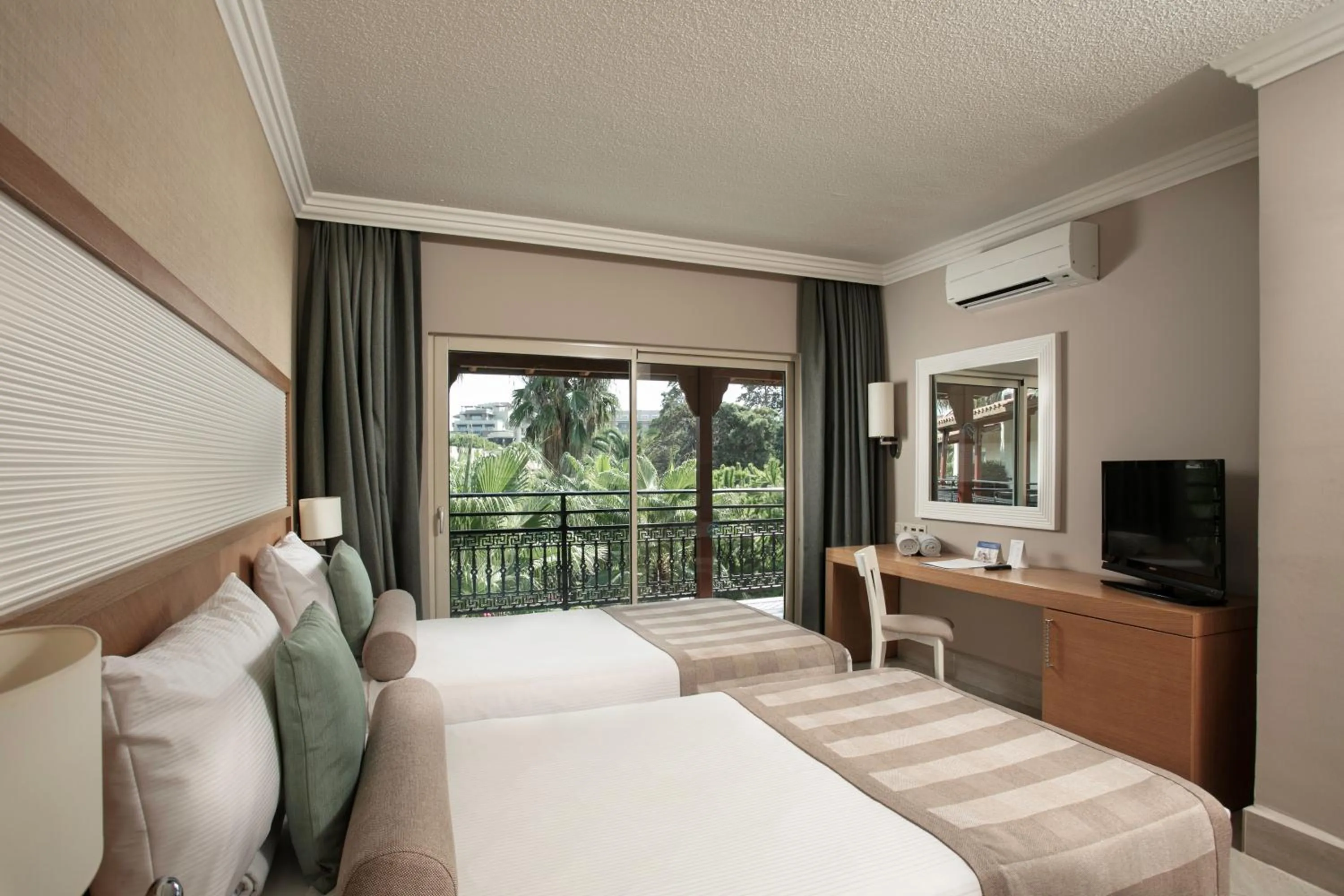 TV and multimedia, Bed in Paloma Oceana