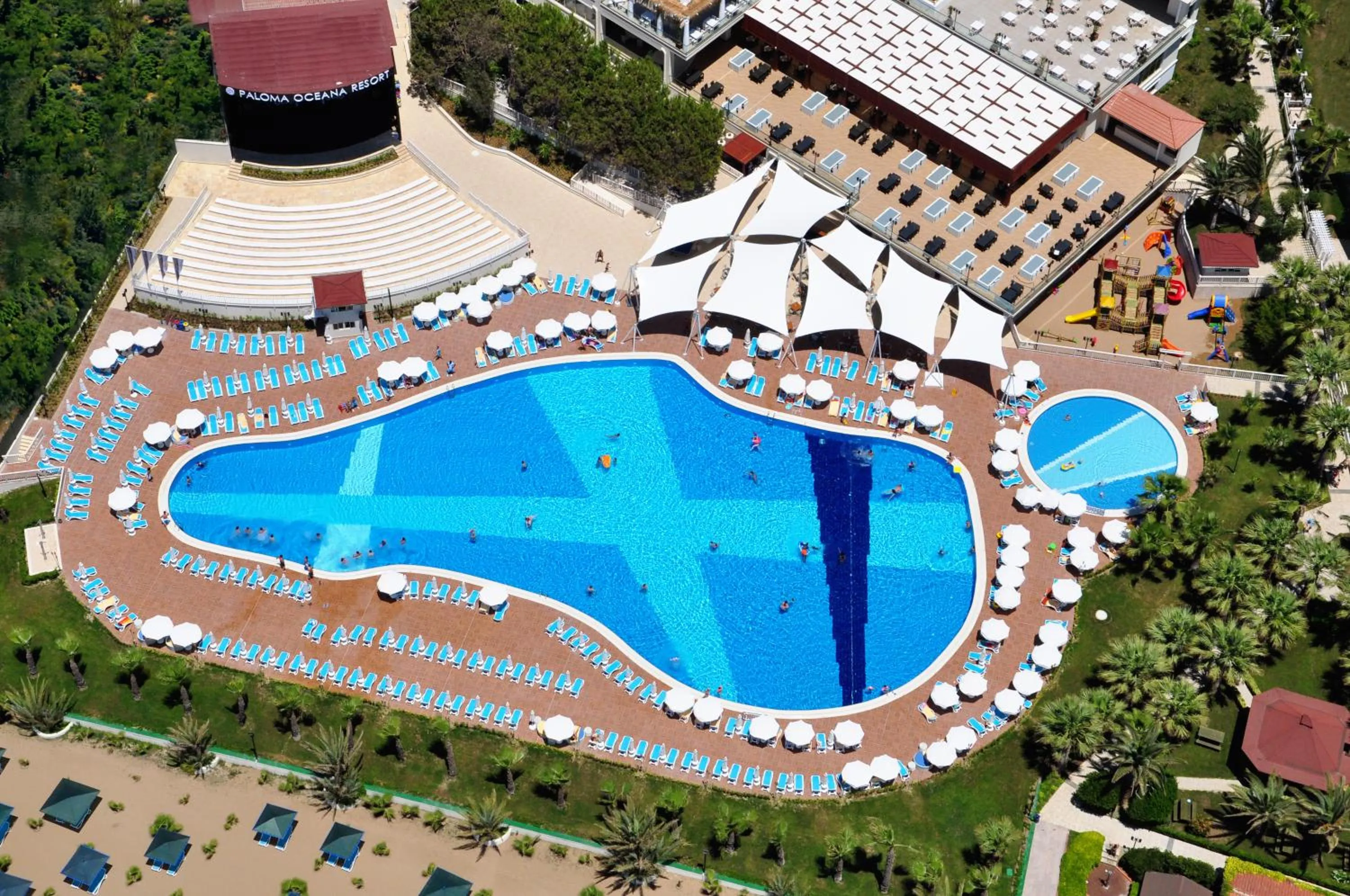 Swimming pool in Paloma Oceana