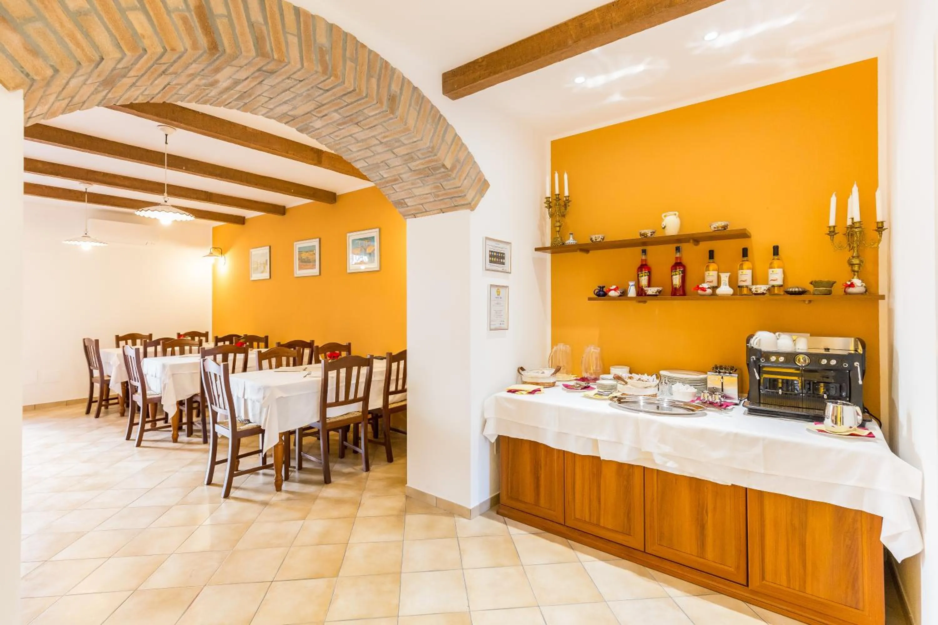 Coffee/tea facilities in Villa Cavour