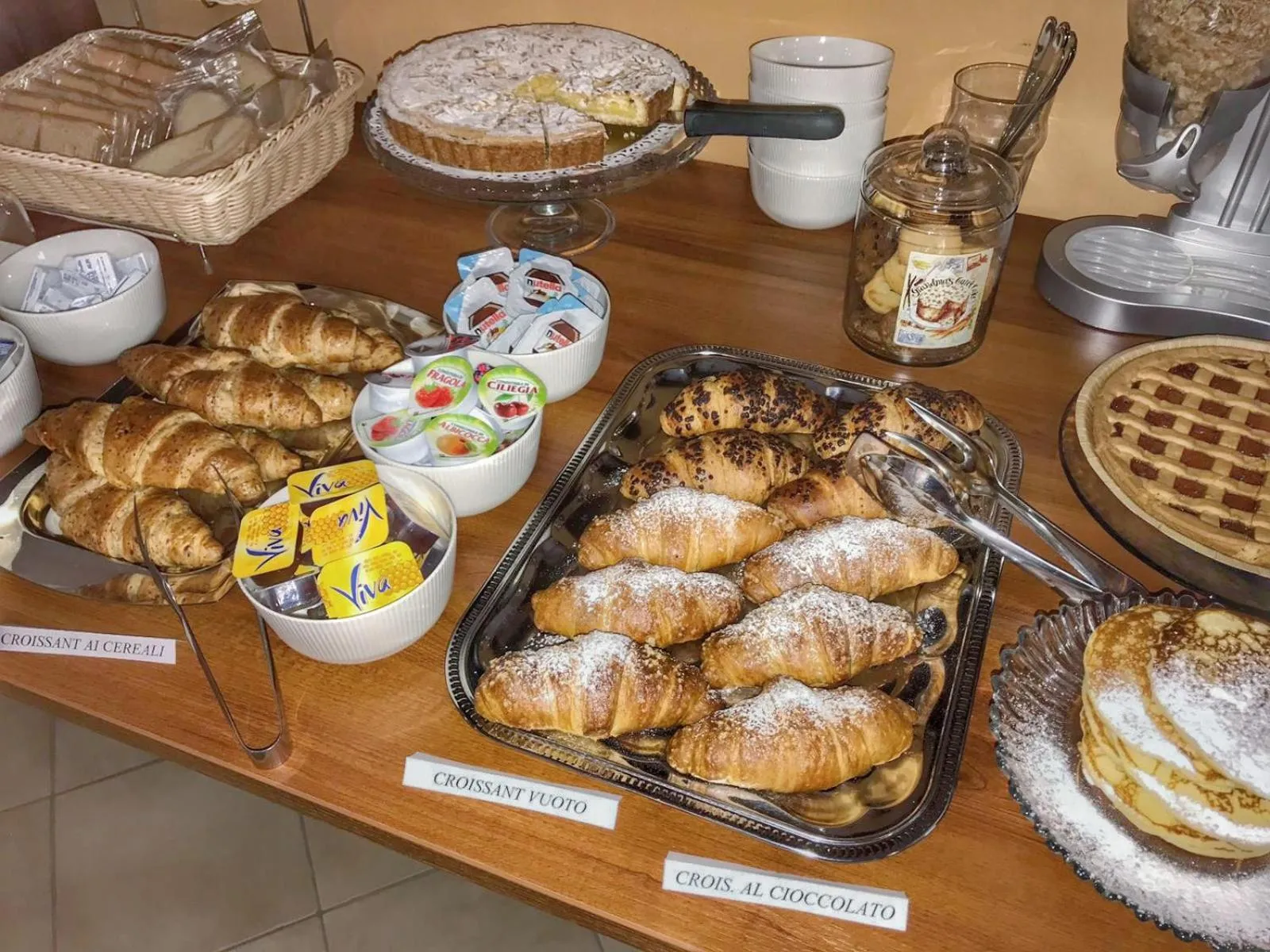 Italian breakfast in Villa Cavour