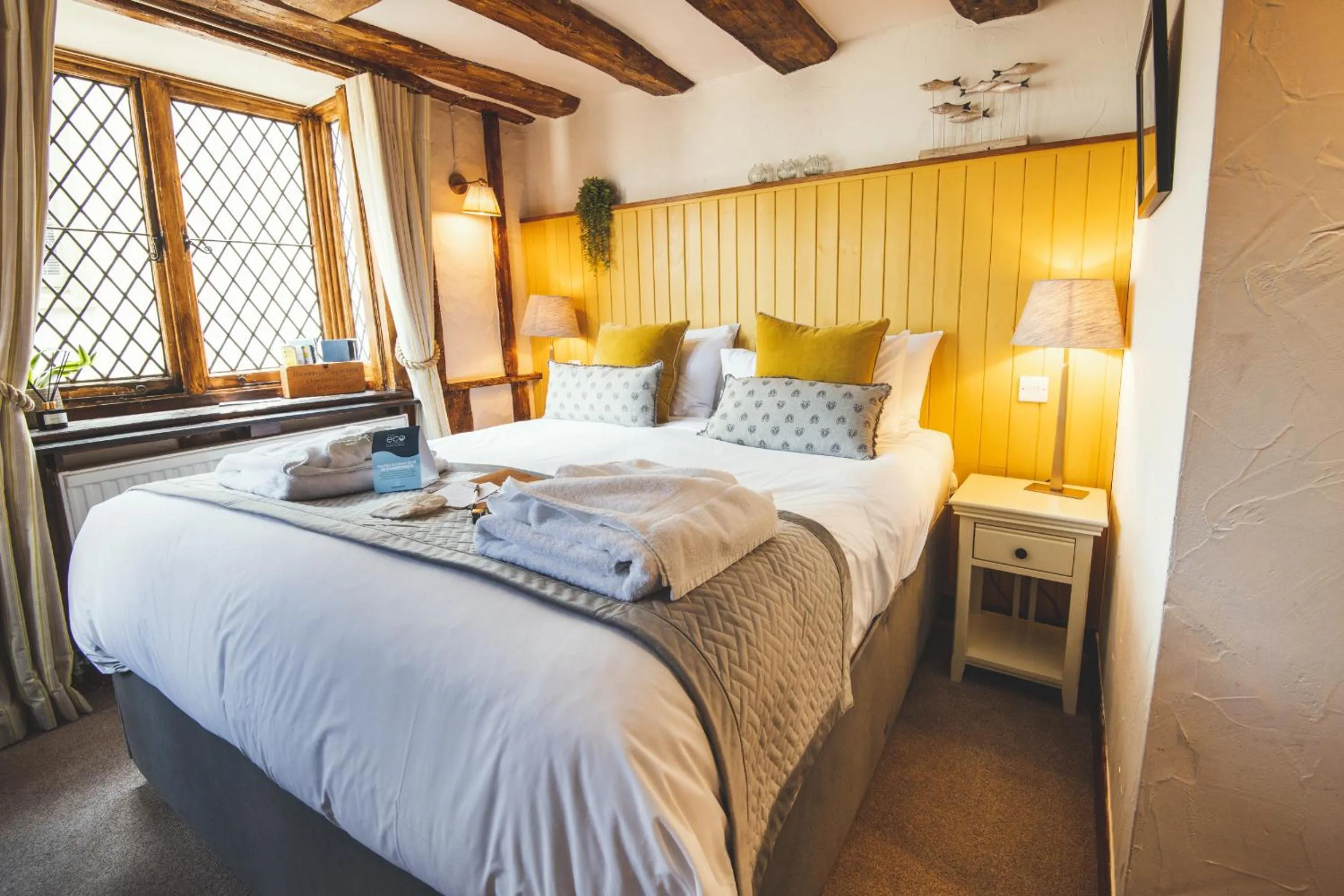 Bed in Bayards Cove Inn