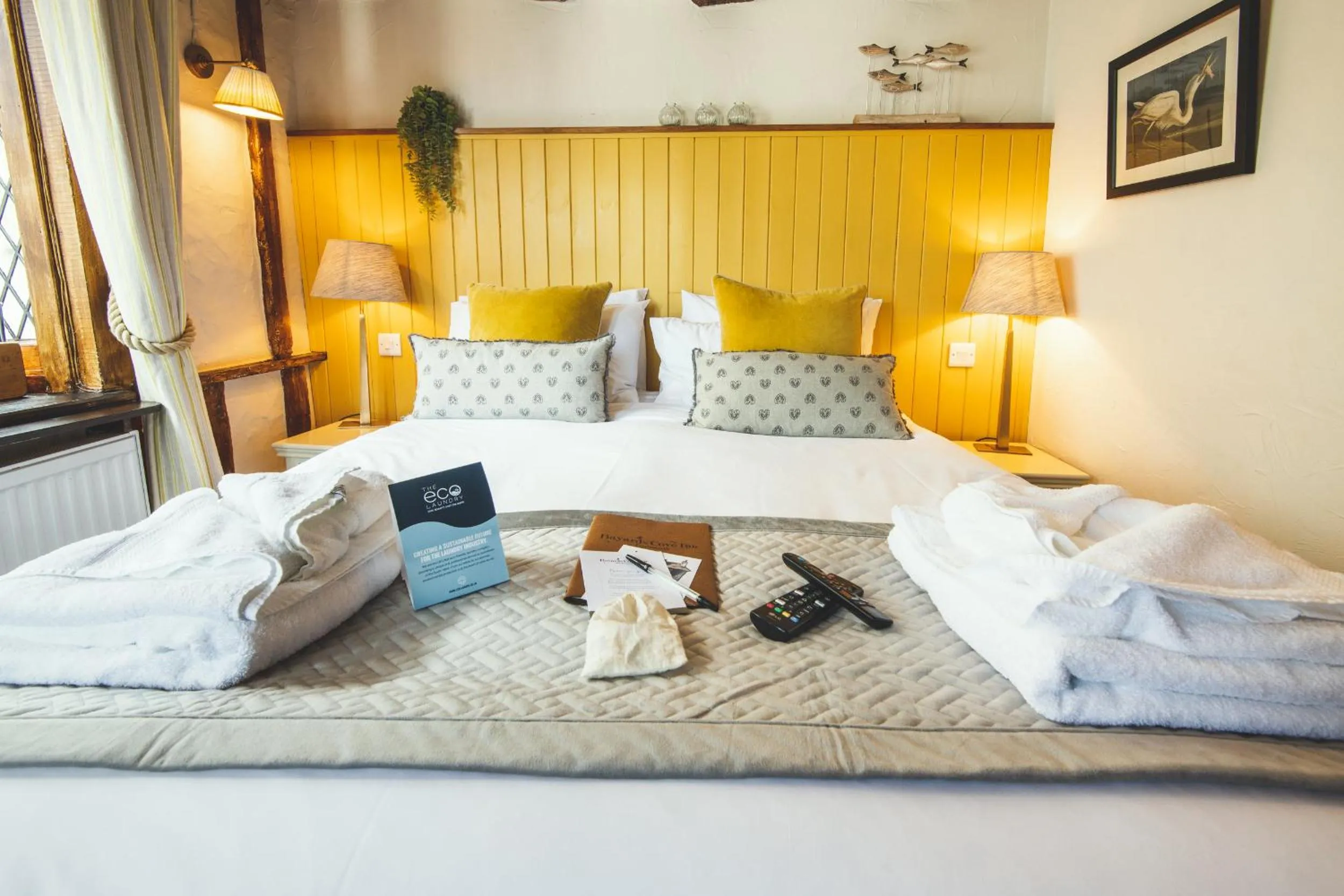 Bed in Bayards Cove Inn