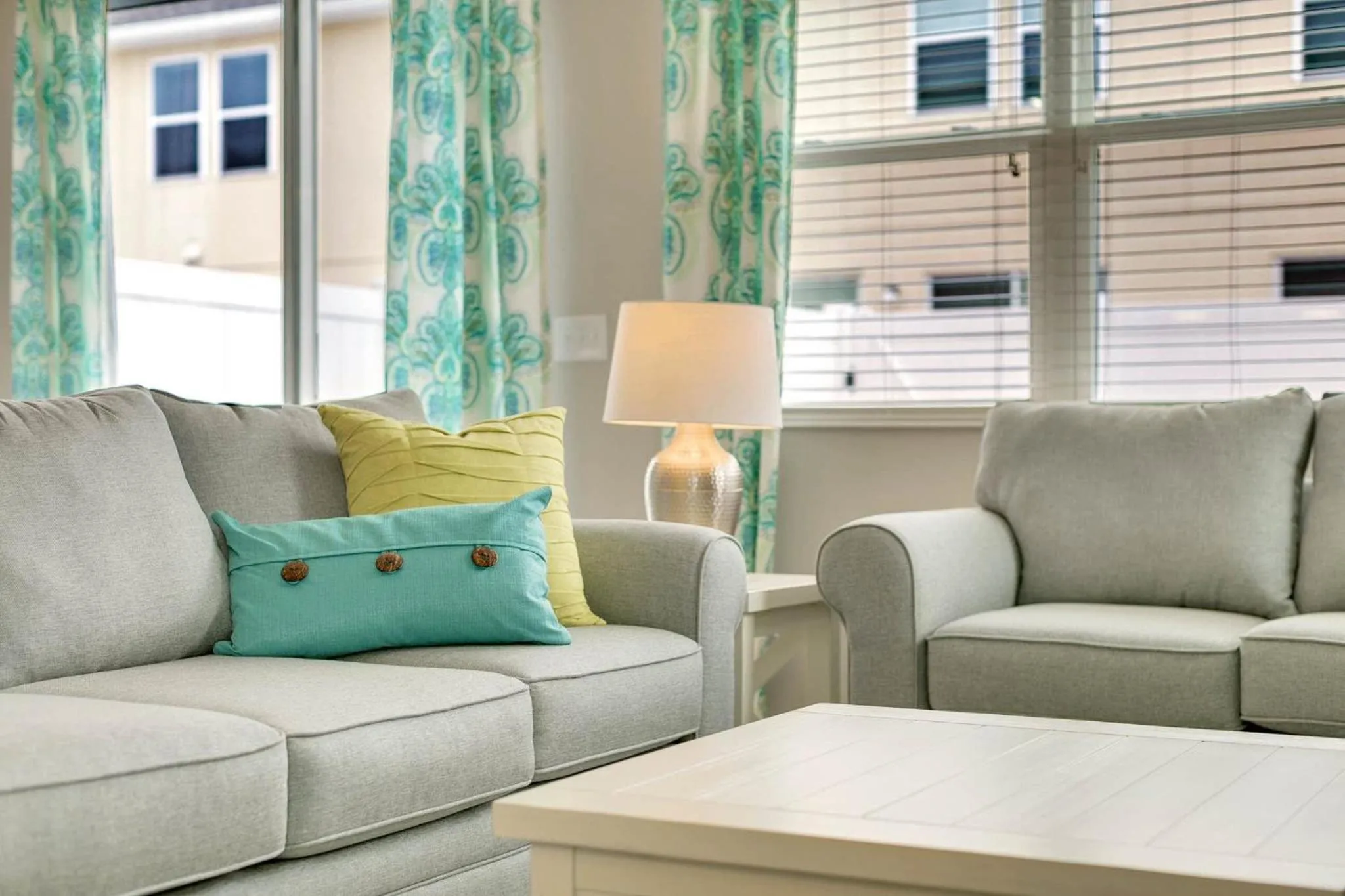 Four Bedrooms Townhome 5116