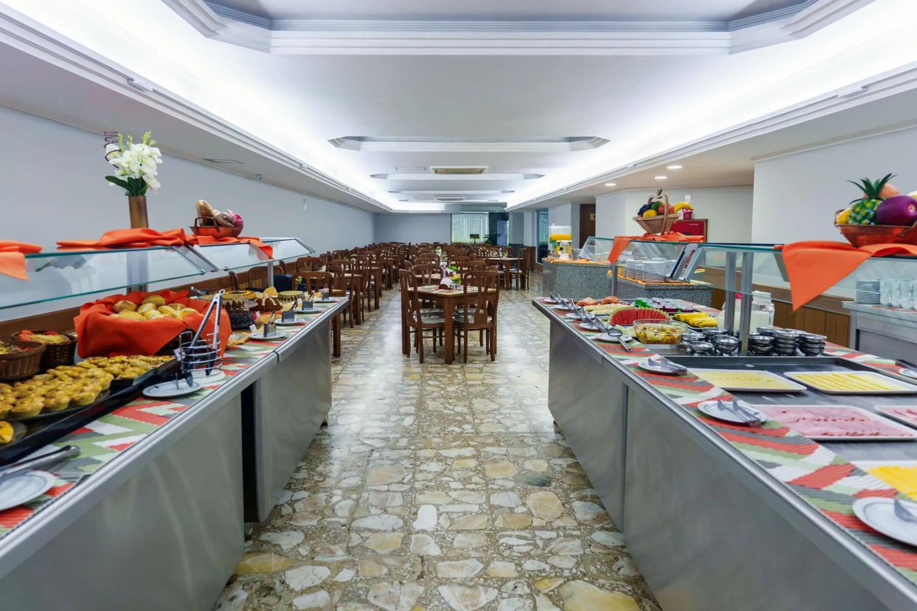 Food in Hotel Augusta Boulevard Food in Hotel Augusta Boulevard