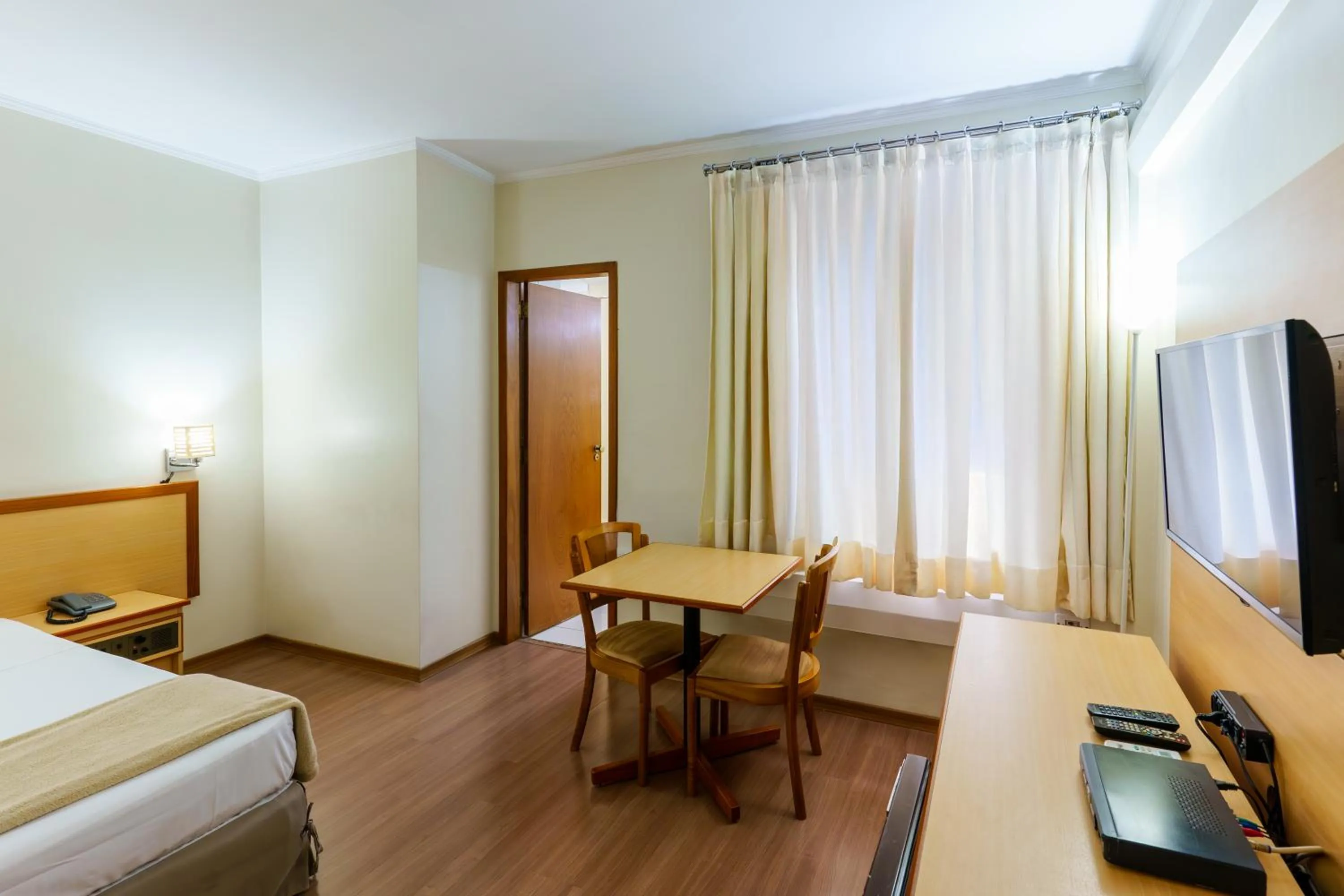 Bed in Hotel Augusta Boulevard