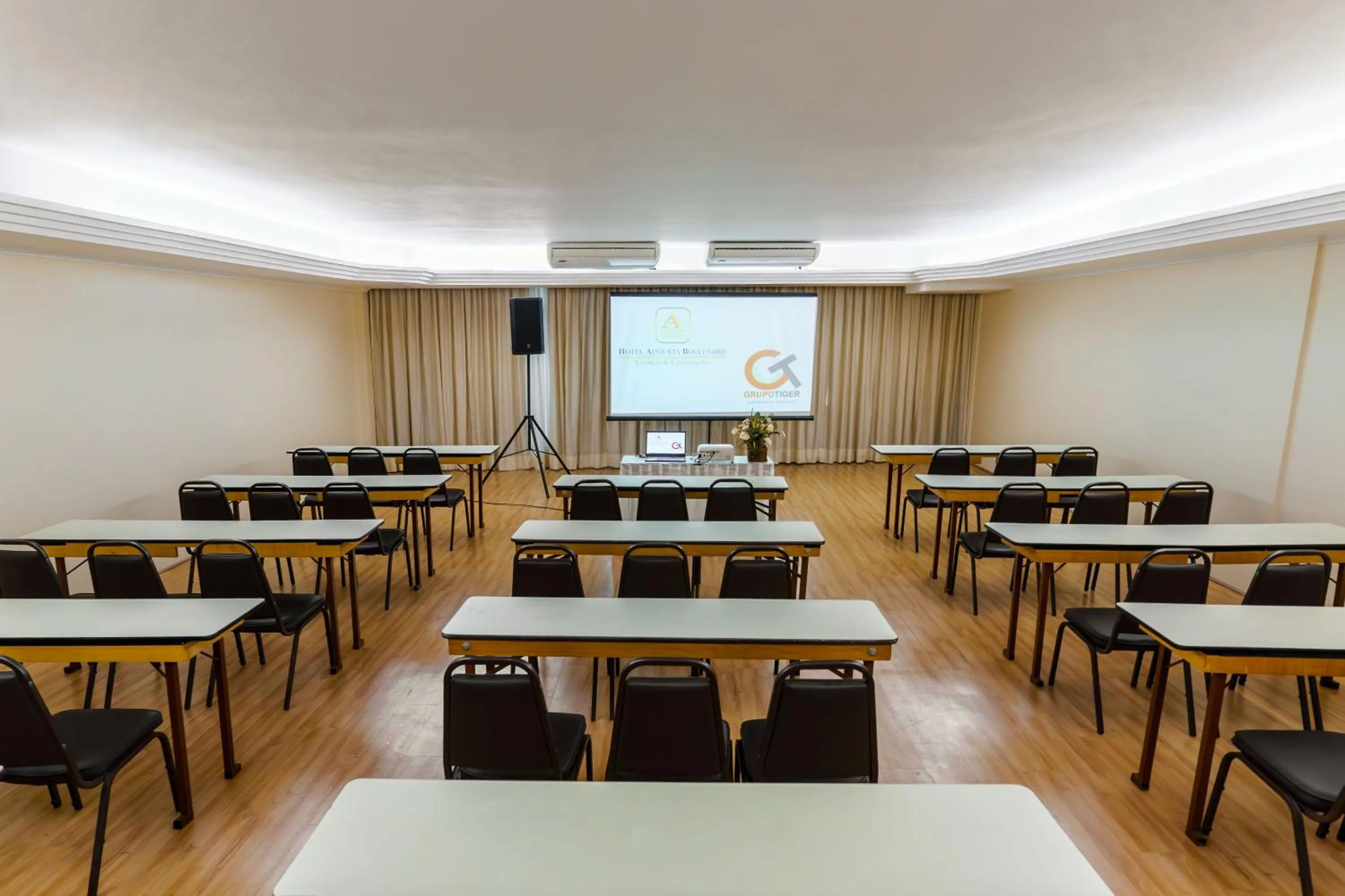 Meeting/conference room in Hotel Augusta Boulevard