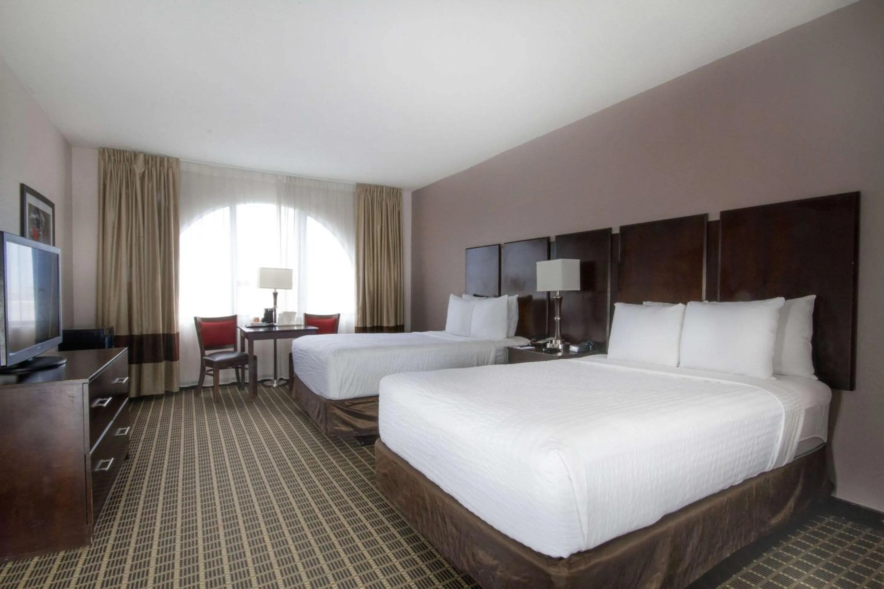 Bedroom, Bed in Clarion Inn & Suites Miami International Airport