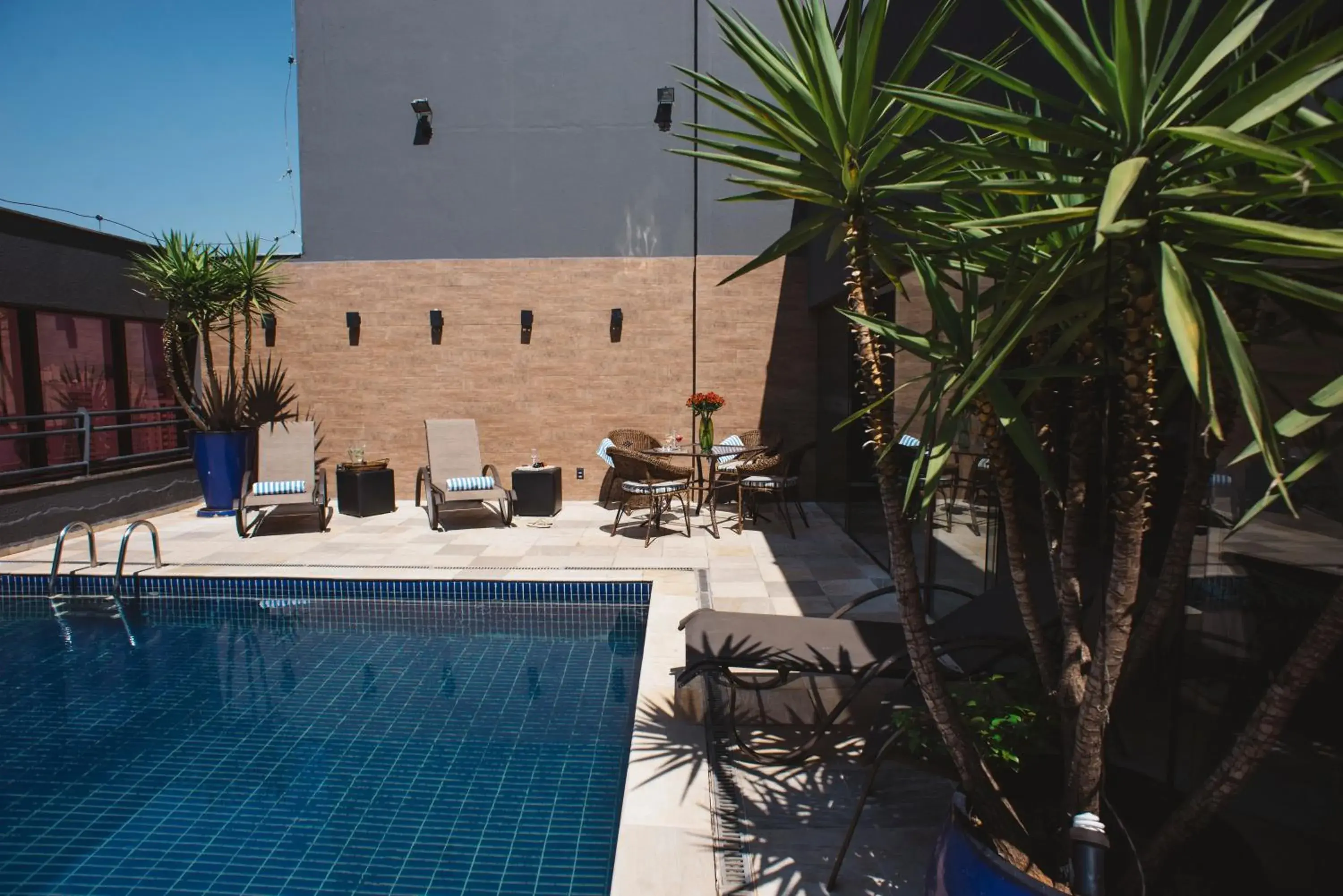 Swimming pool in Hotel Golden Park Campinas Cambuí By Nacional Inn Swimming pool in Hotel Golden Park Campinas Cambuí By Nacional Inn