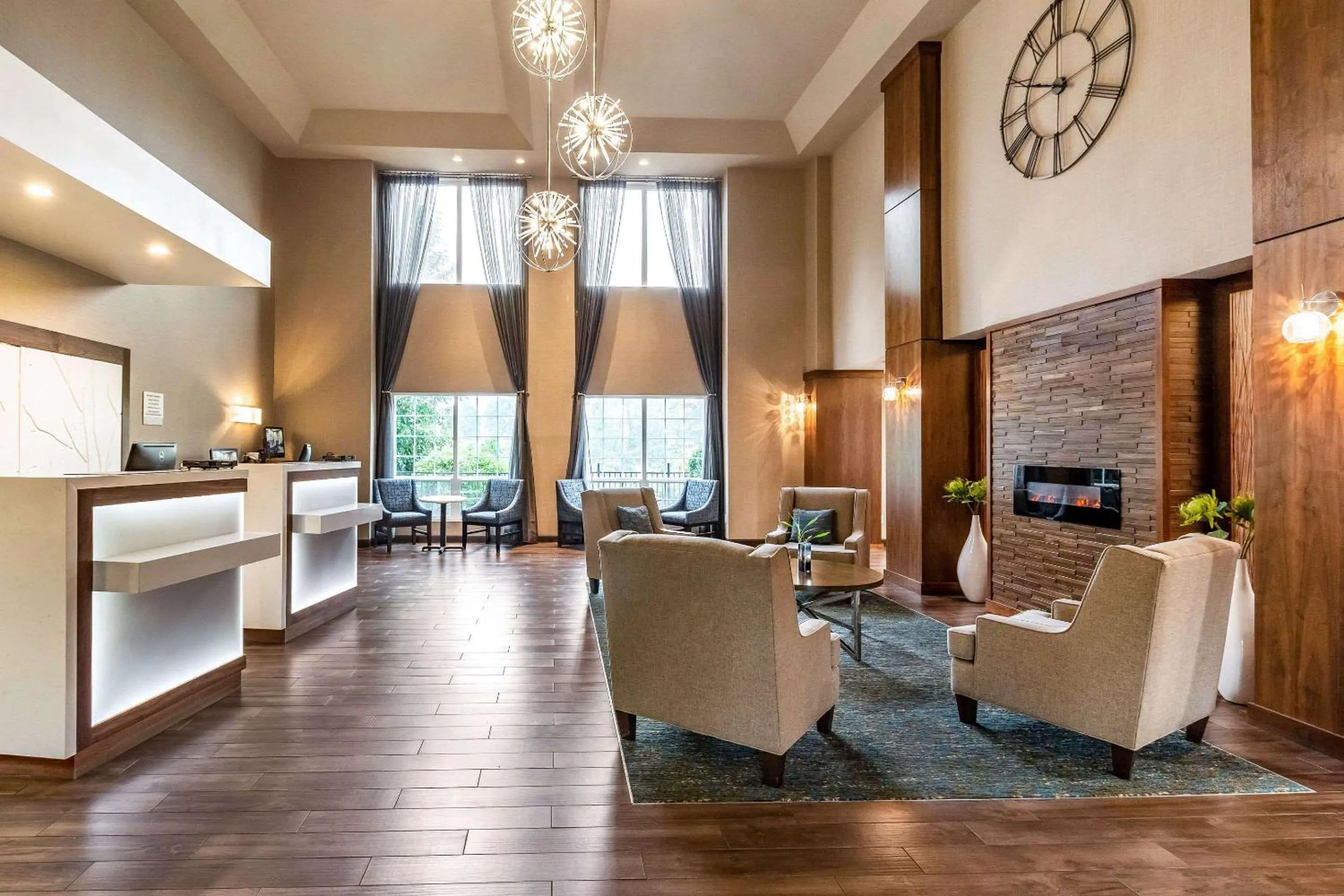 Lobby or reception in Clarion Hotel Portland International Airport