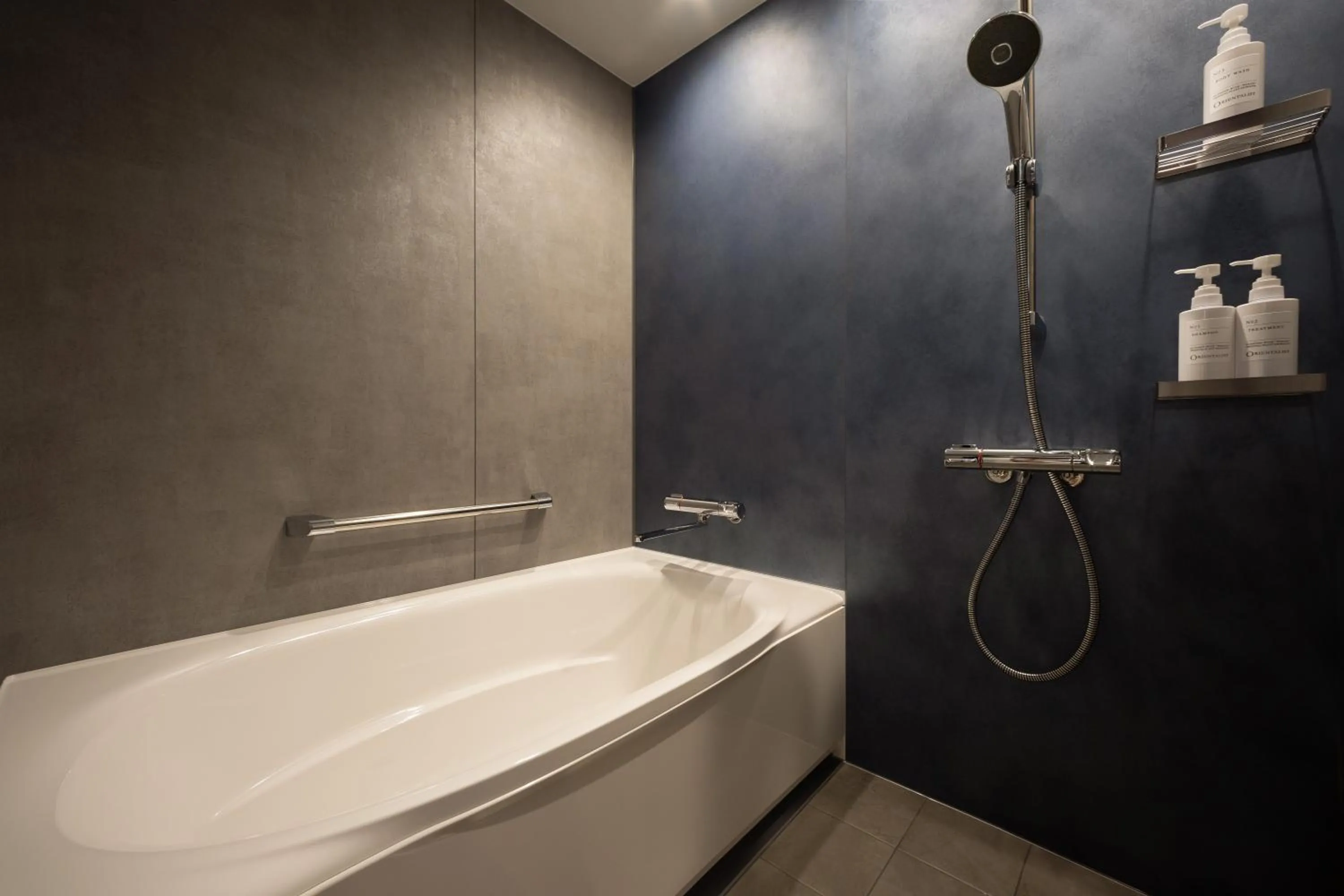 Bathroom in Namba Oriental Hotel