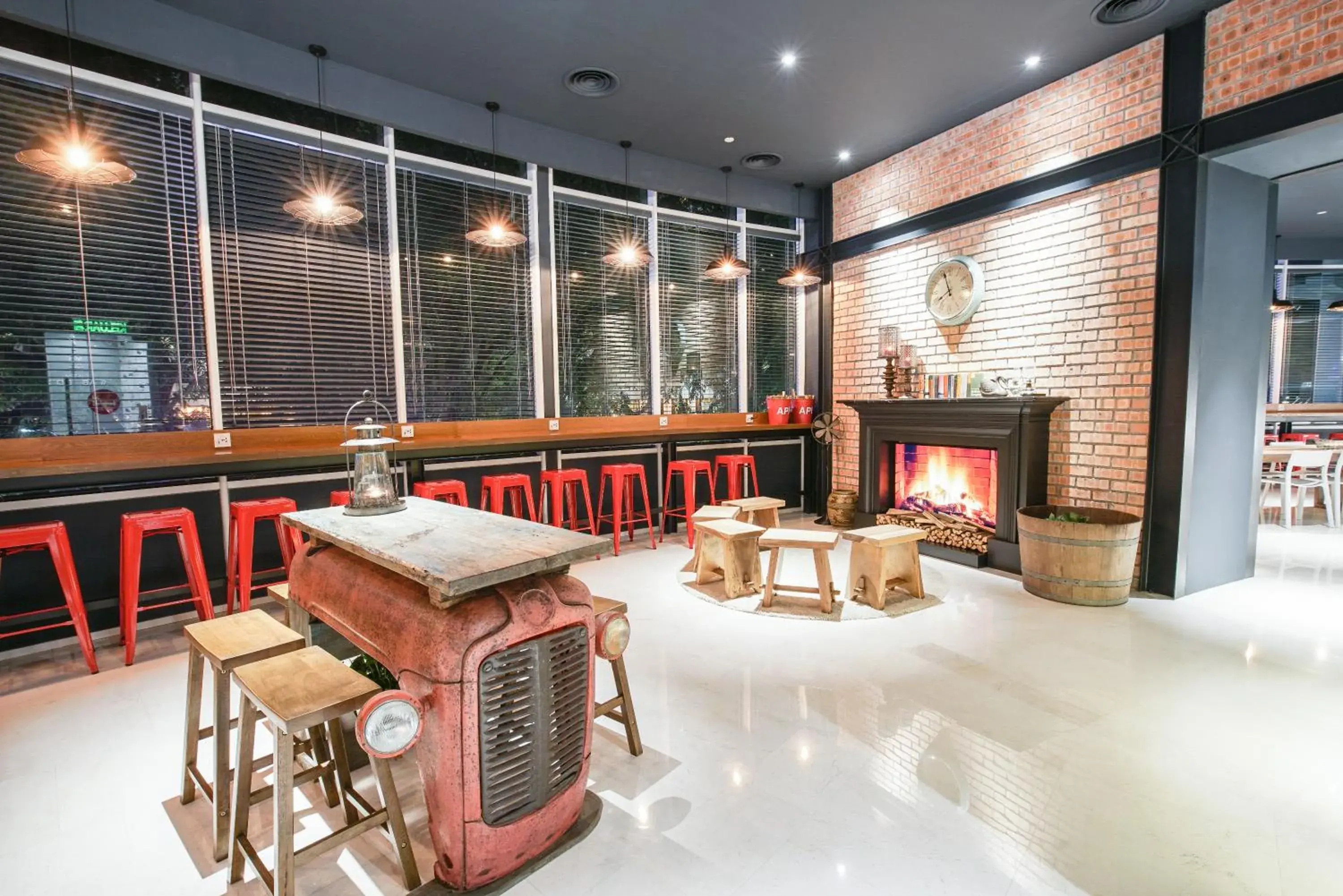 Communal lounge/ TV room in The Bed KLCC Communal lounge/ TV room in The Bed KLCC