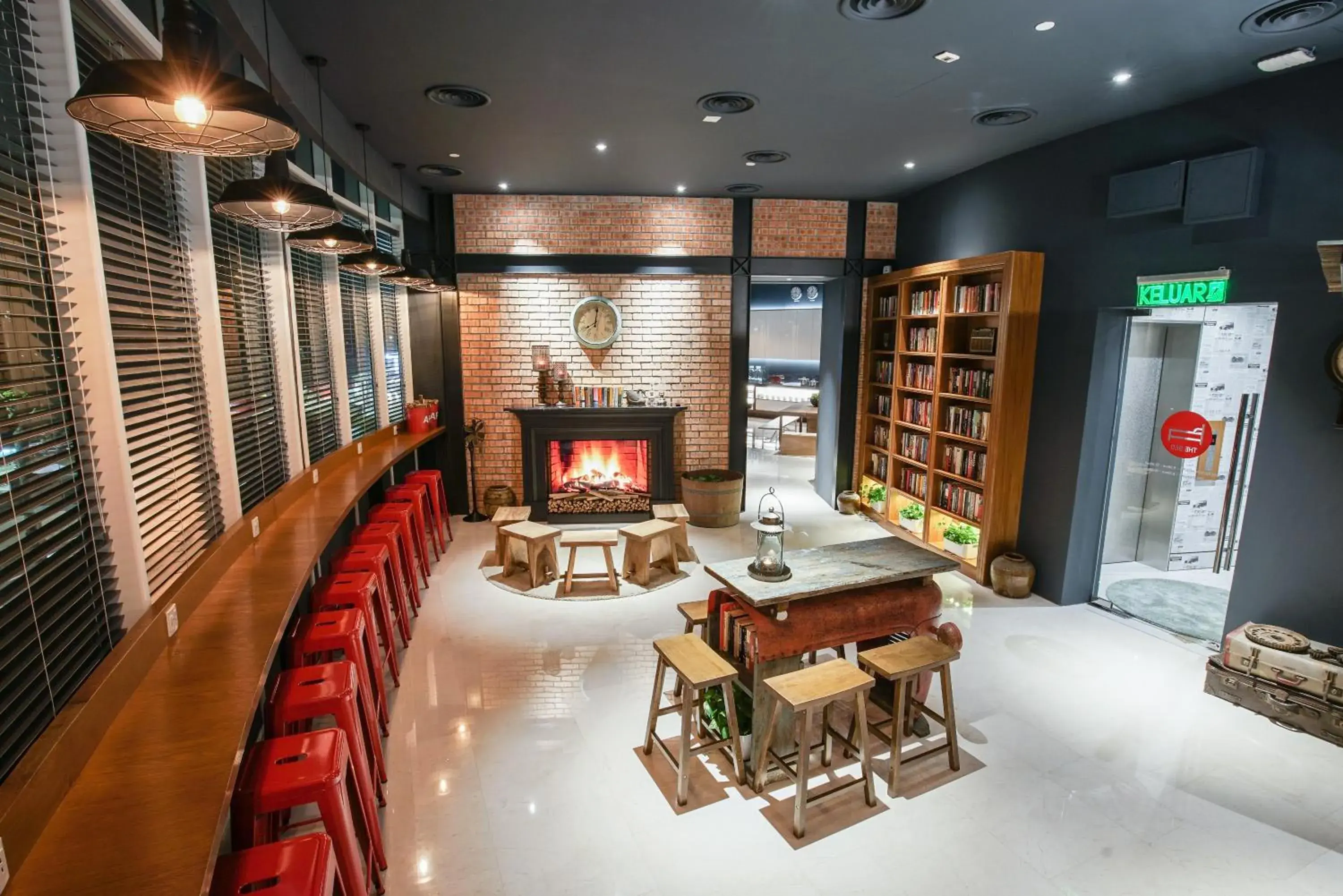 Communal lounge/ TV room in The Bed KLCC Communal lounge/ TV room in The Bed KLCC