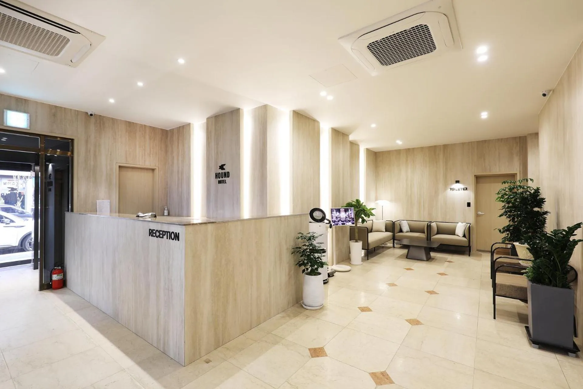 Lobby or reception in HOUND HOTEL Incheon Airport