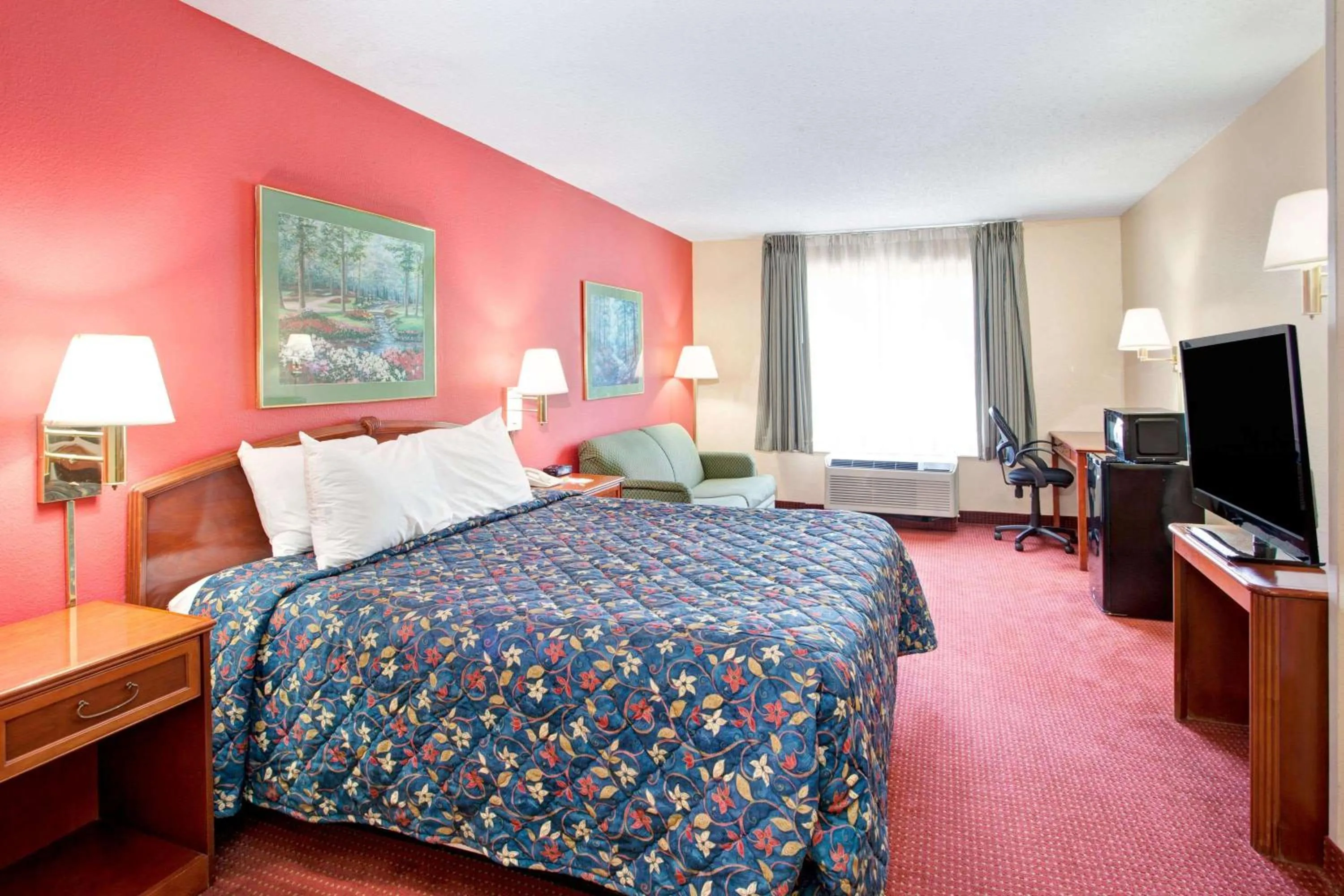 Photo of the whole room, Bed in Days Inn by Wyndham Marietta-Atlanta-Delk Road