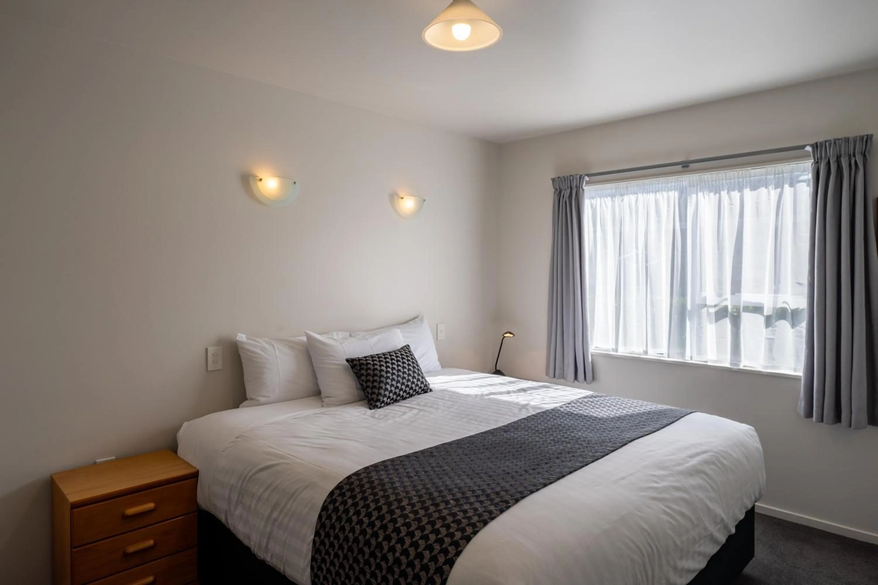 Bedroom, Bed in ASURE Gables Motor Lodge