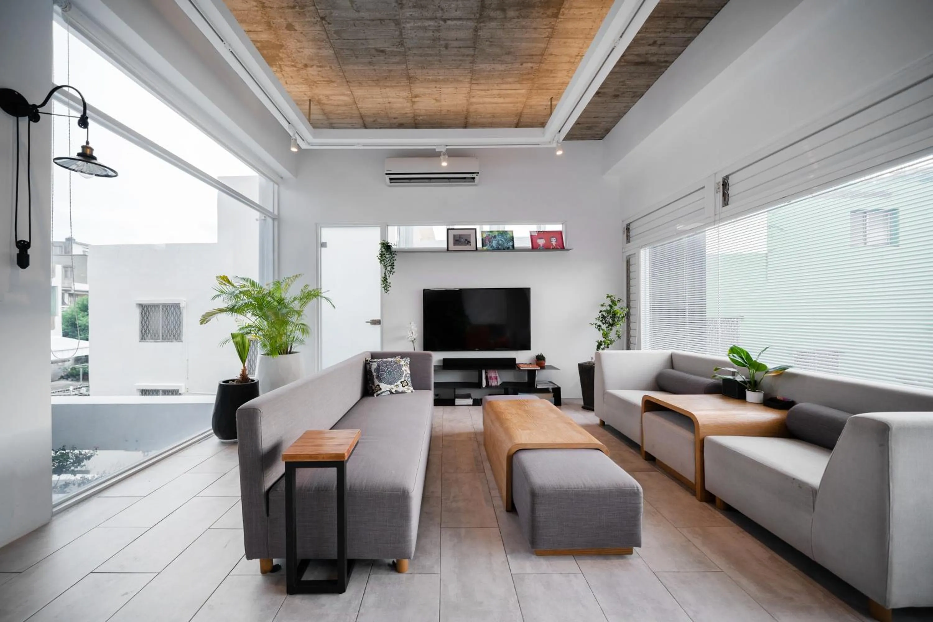 Communal lounge/ TV room in Color Coral Boutique Hotel