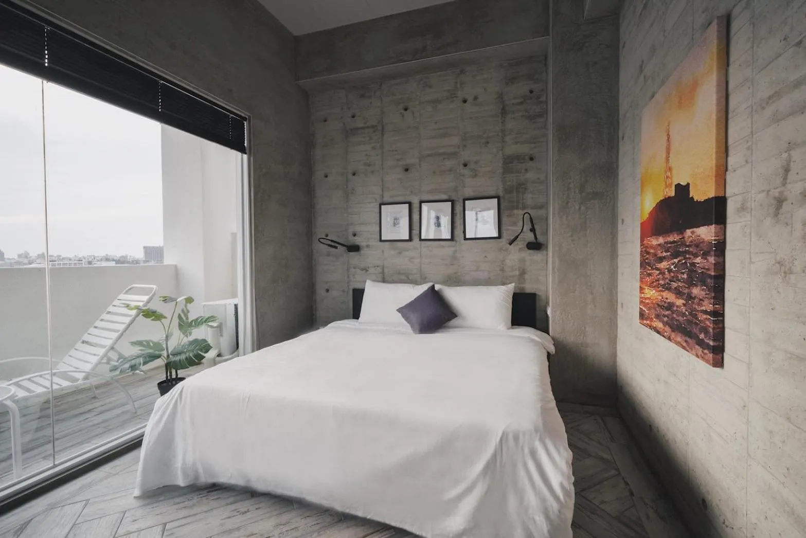 Bedroom, Bed in Color Coral Boutique Hotel