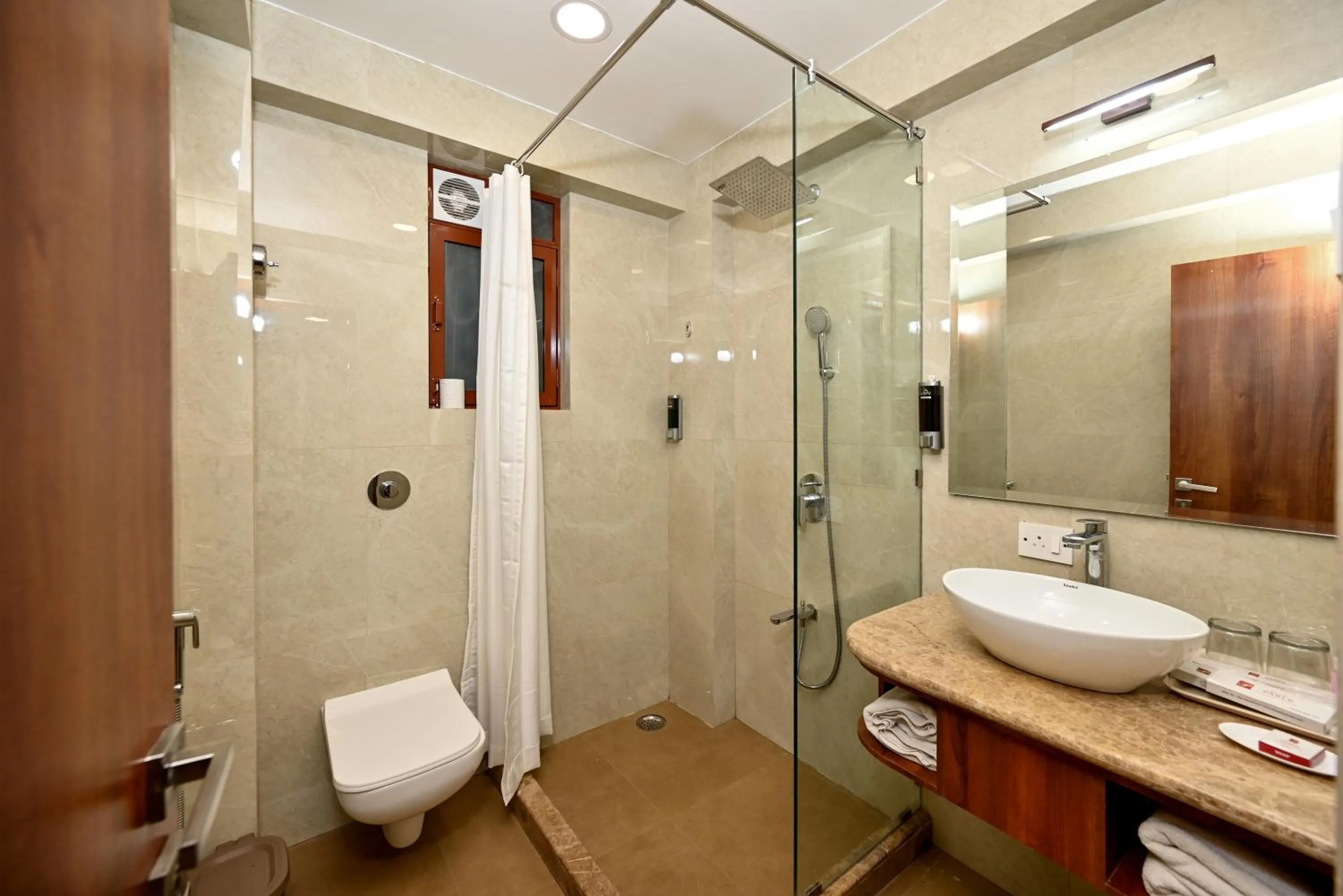 Shower in Hotel Parle International