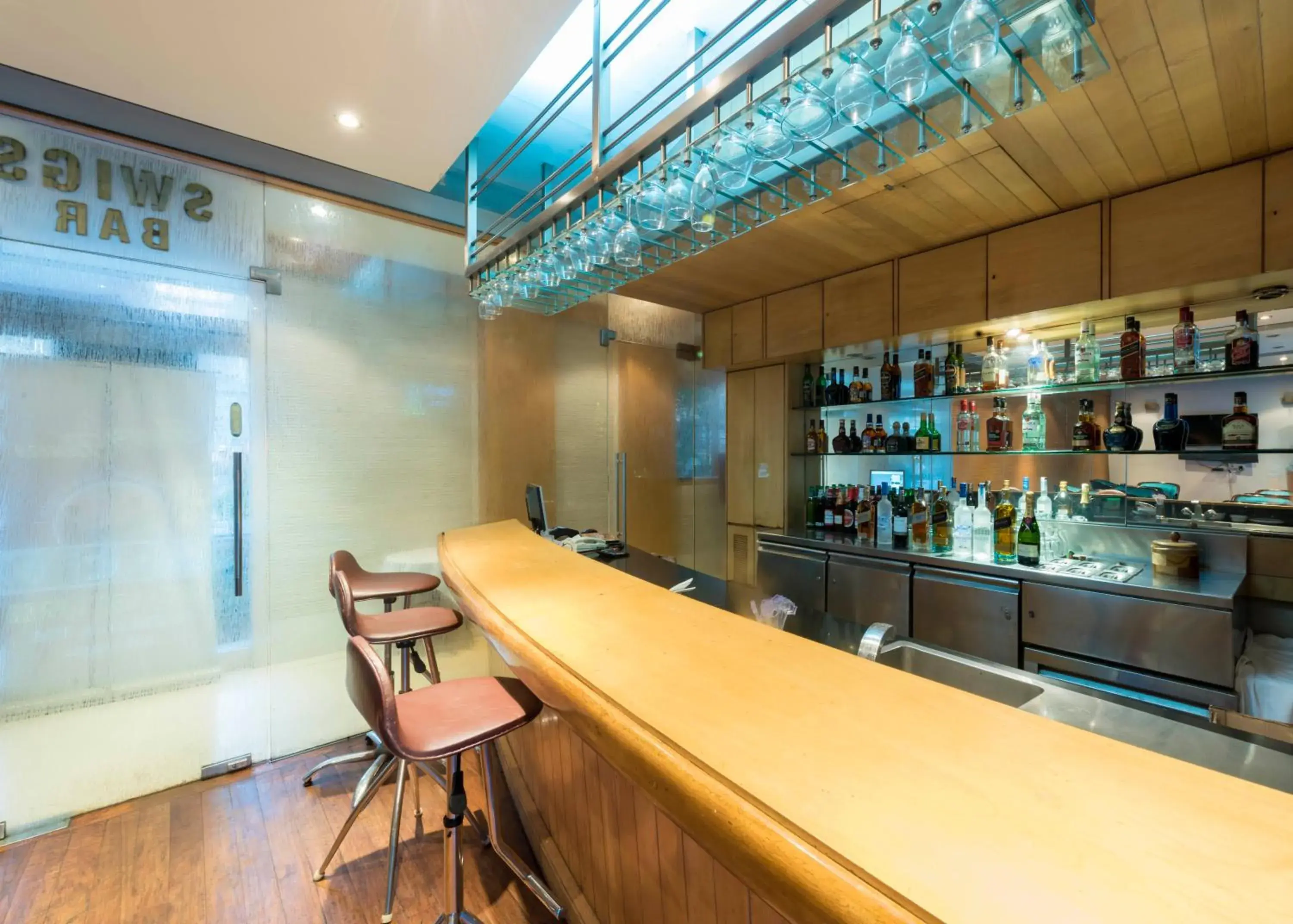 Lounge or bar in Hotel Parle International Lounge or bar in Hotel Parle International