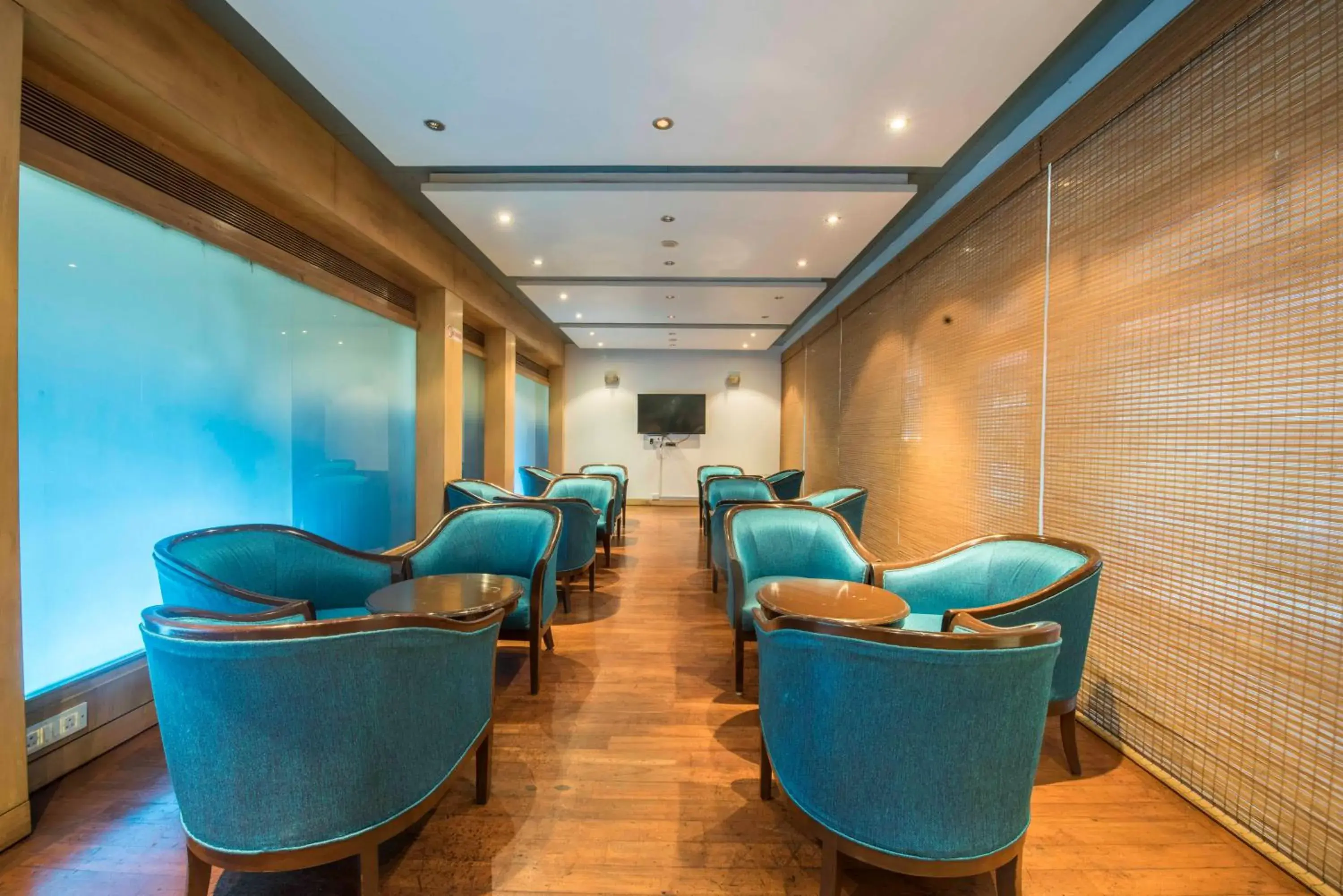 Lounge or bar in Hotel Parle International Lounge or bar in Hotel Parle International