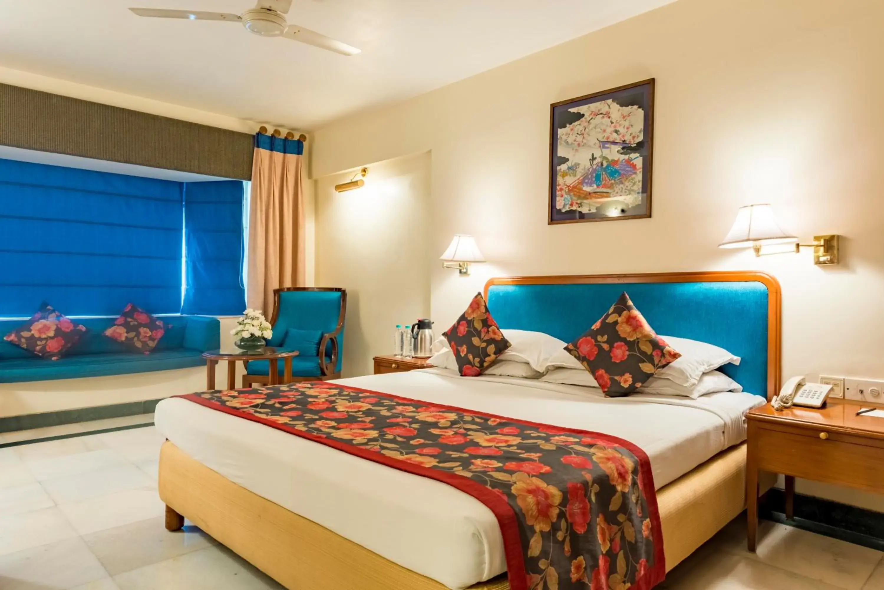 Photo of the whole room, Bed in Hotel Parle International Photo of the whole room, Bed in Hotel Parle International