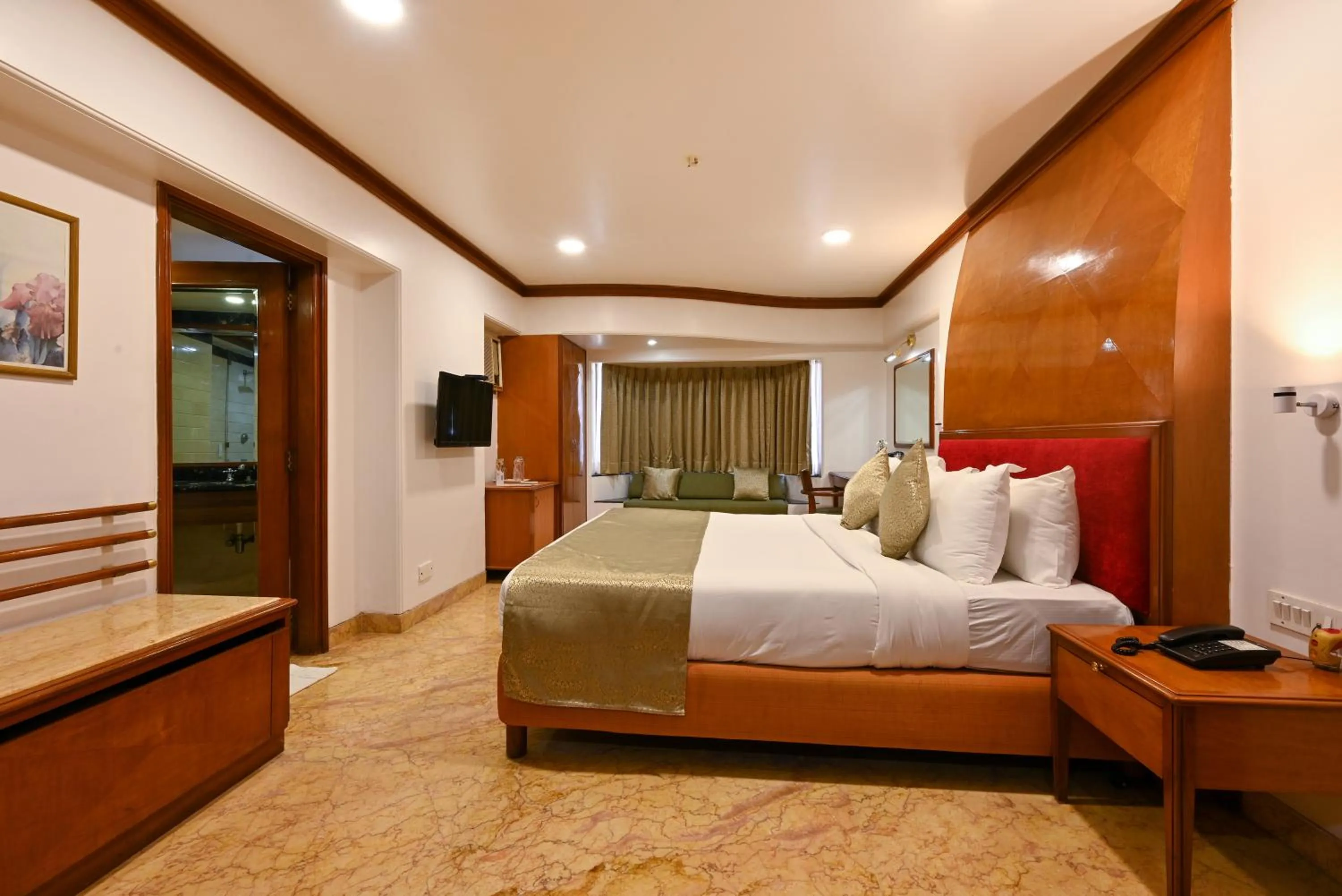 View (from property/room), Bed in Hotel Parle International