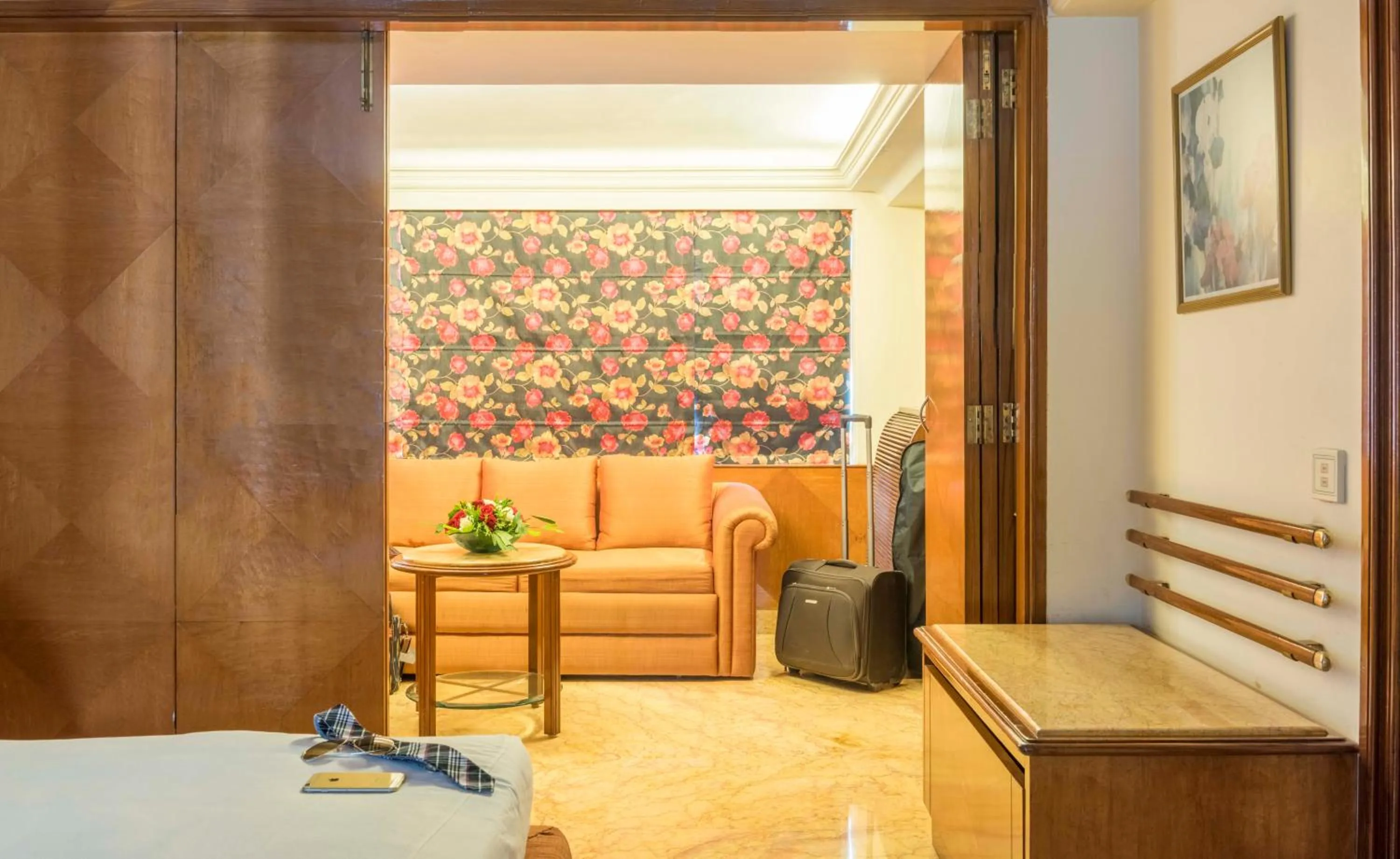 Dining area in Hotel Parle International