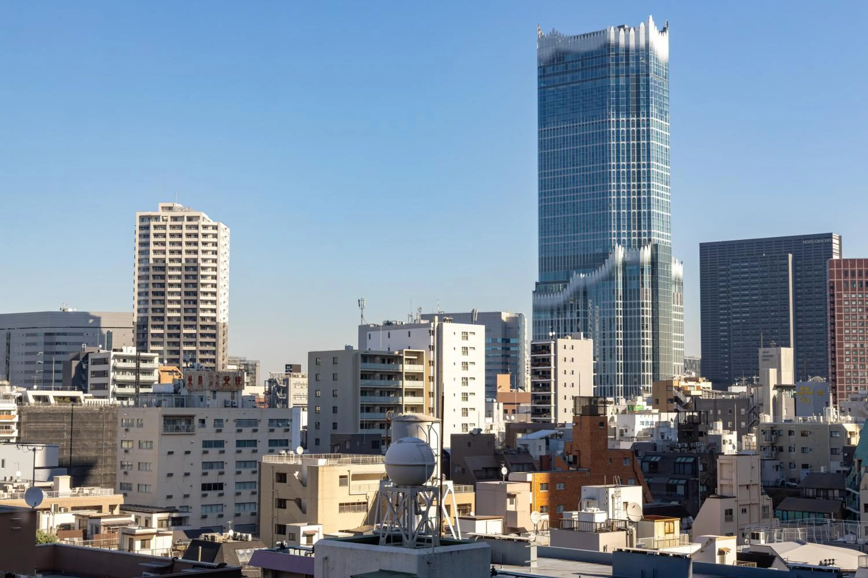 Day in Hotel Rose Garden Shinjuku