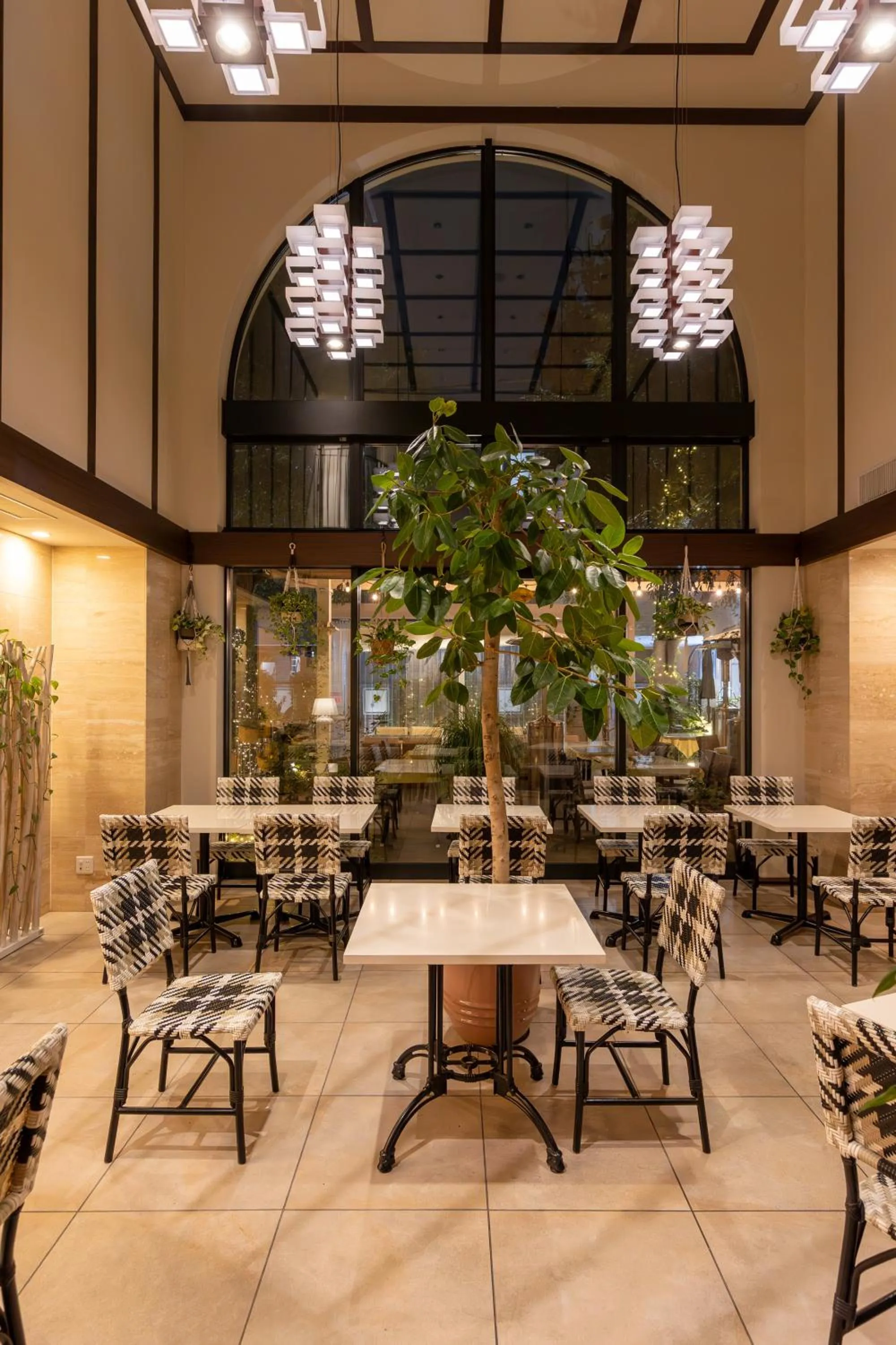 Restaurant/places to eat in Hotel Rose Garden Shinjuku