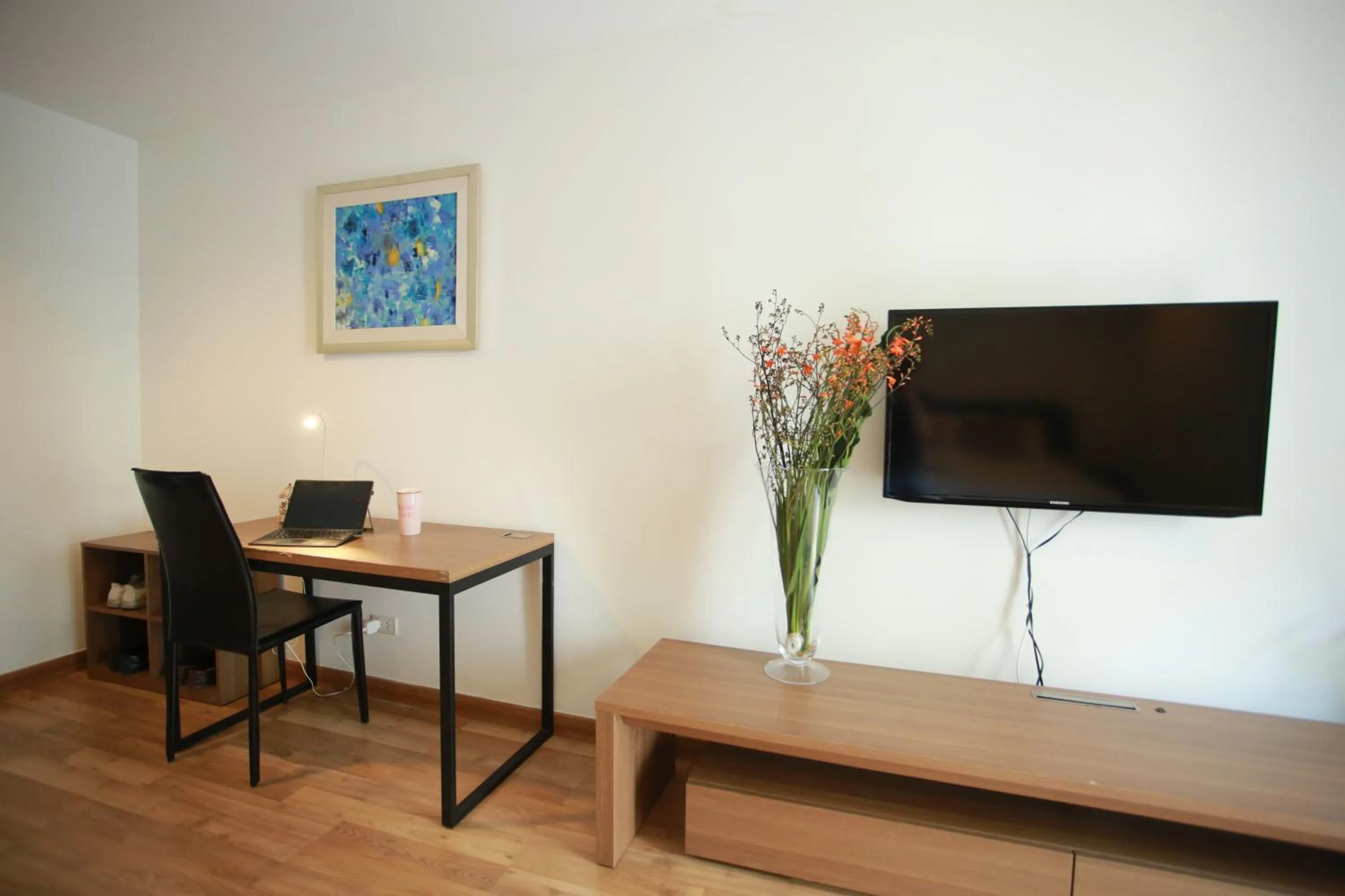 Area and facilities in The Box Residence