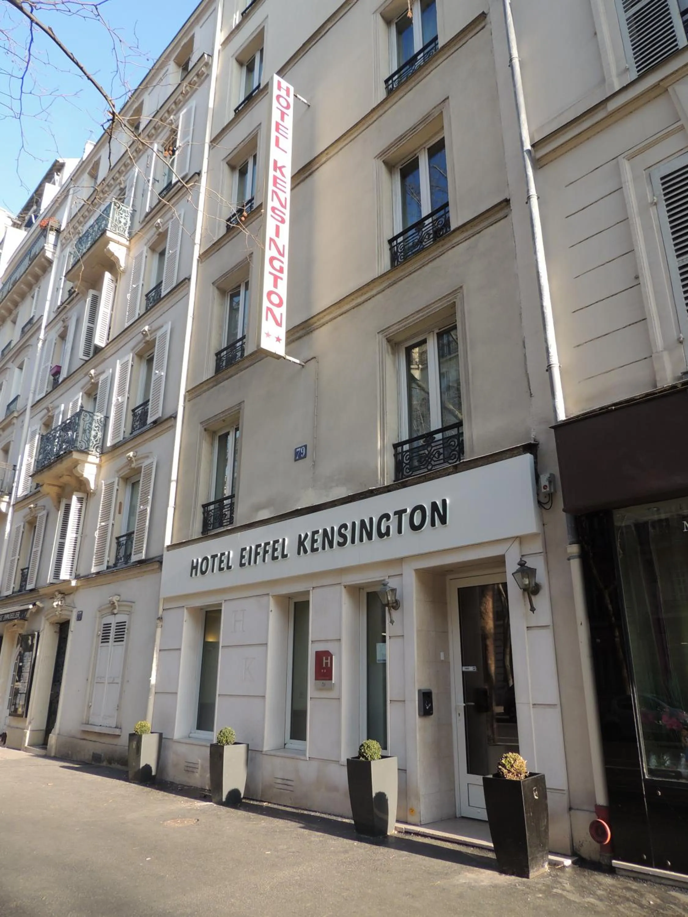 Property building in Hôtel Eiffel Kensington