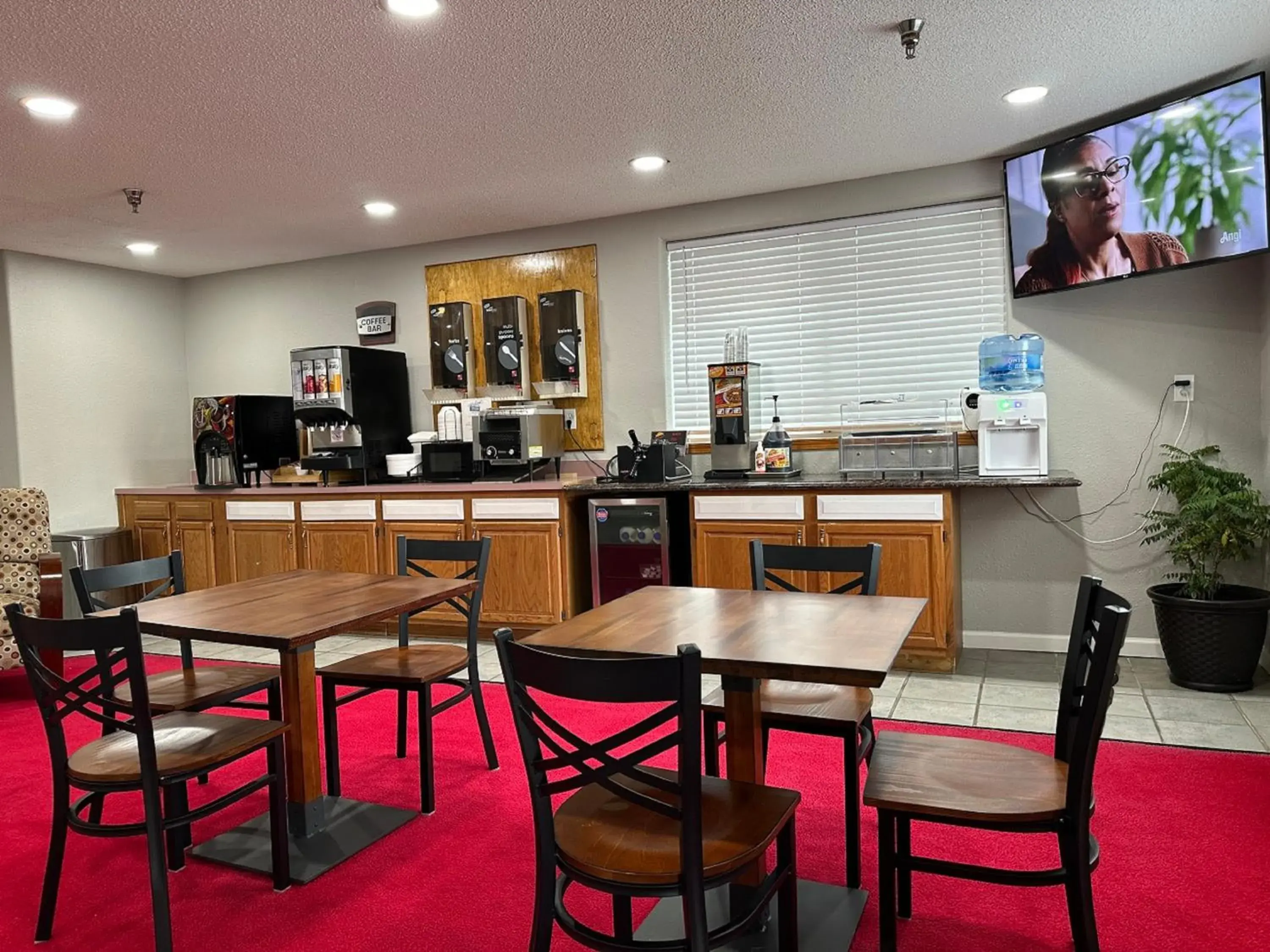 Breakfast, Restaurant/Places to Eat in Rodeway Inn & Suites North Sioux City I-29