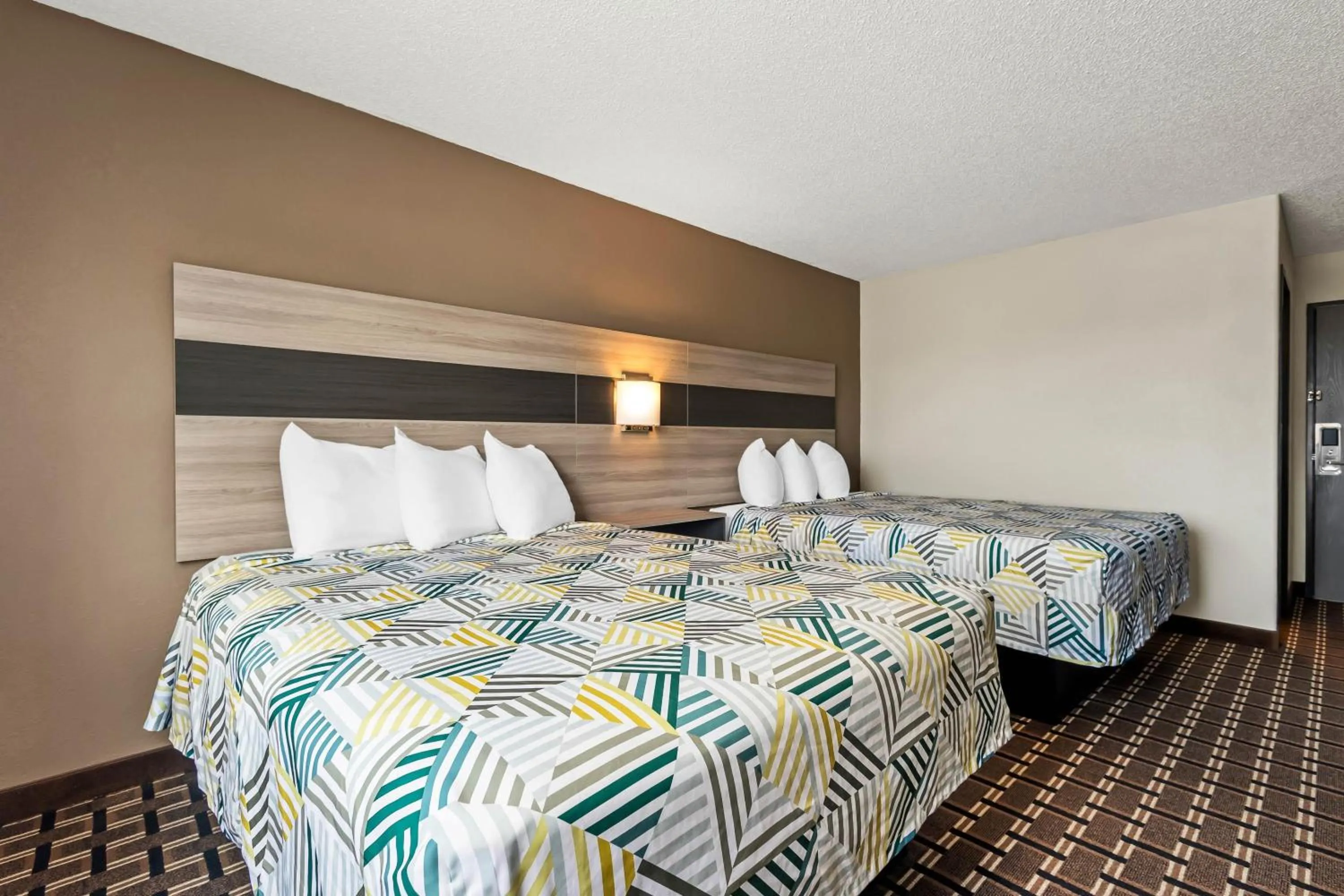 Bedroom, Bed in Motel 6 North Sioux City, SD I 29 North