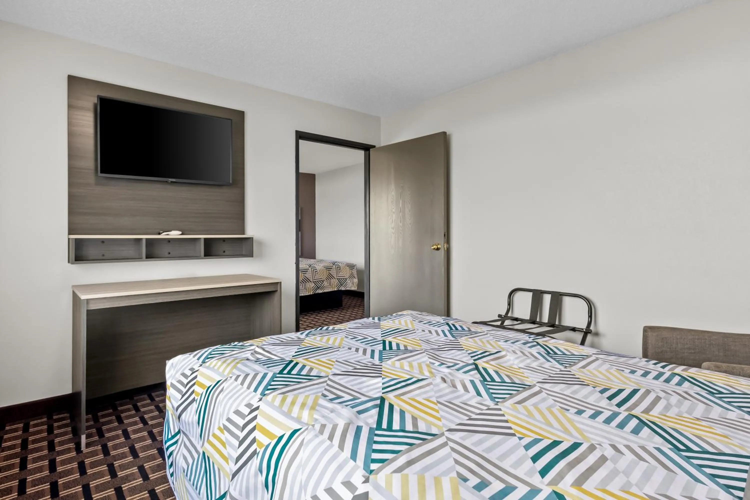 Bed in Motel 6 North Sioux City, SD I 29 North