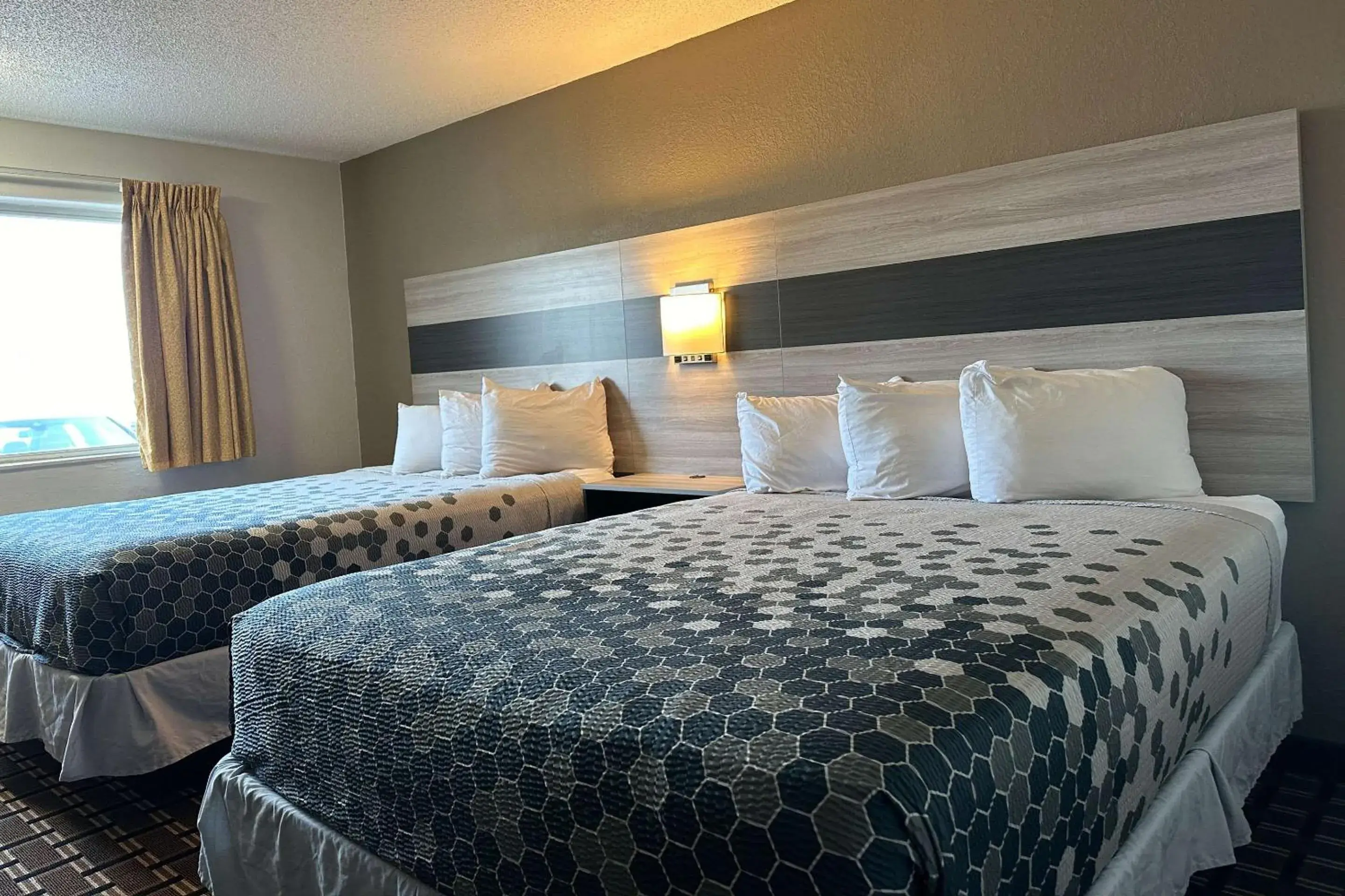 Bedroom, Bed in Rodeway Inn & Suites North Sioux City I-29