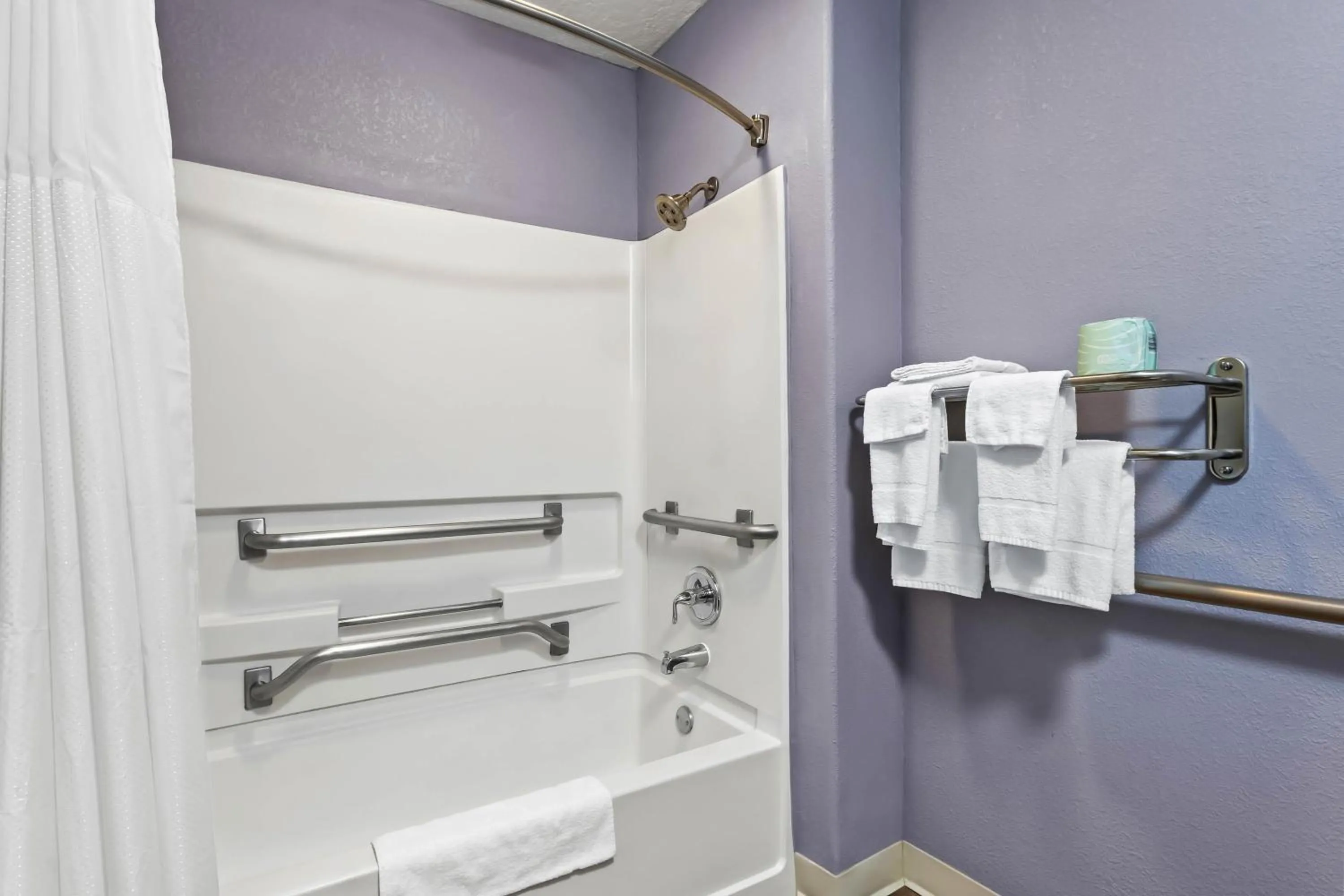 Bathroom in Motel 6 North Sioux City, SD I 29 North