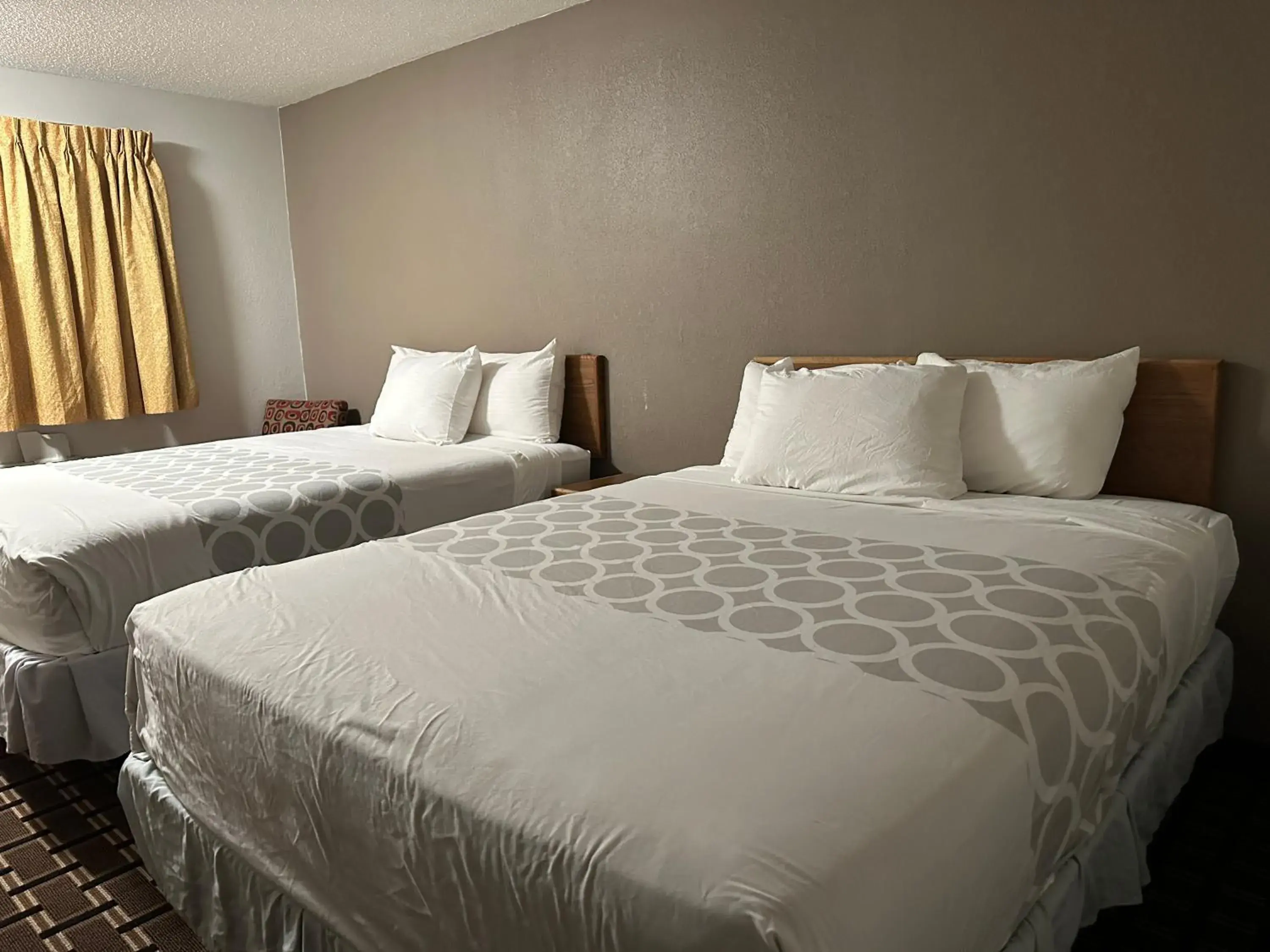 Bedroom, Bed in Rodeway Inn & Suites North Sioux City I-29