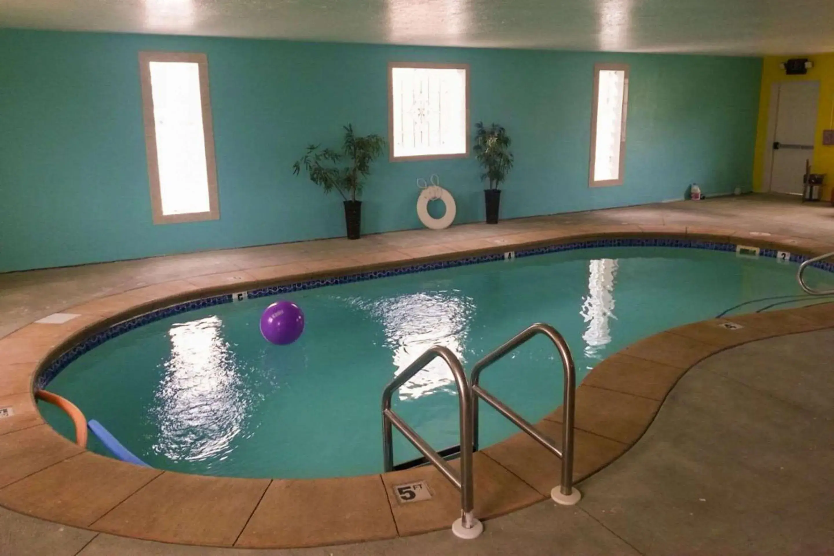 Swimming Pool in Rodeway Inn & Suites North Sioux City I-29