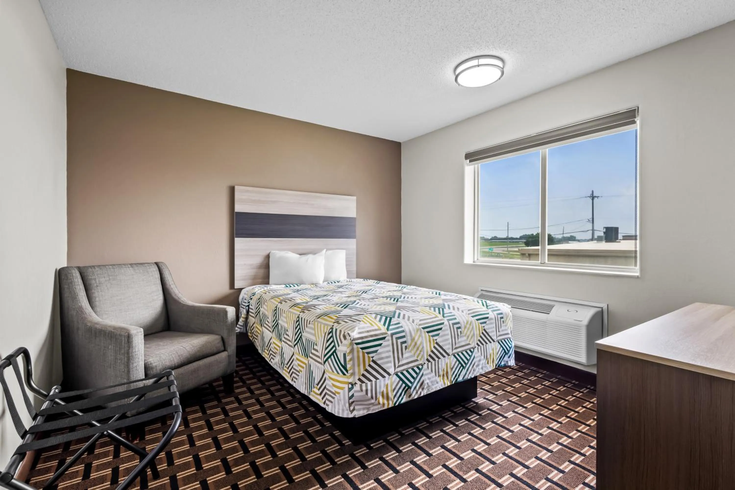 Bed in Motel 6 North Sioux City, SD I 29 North