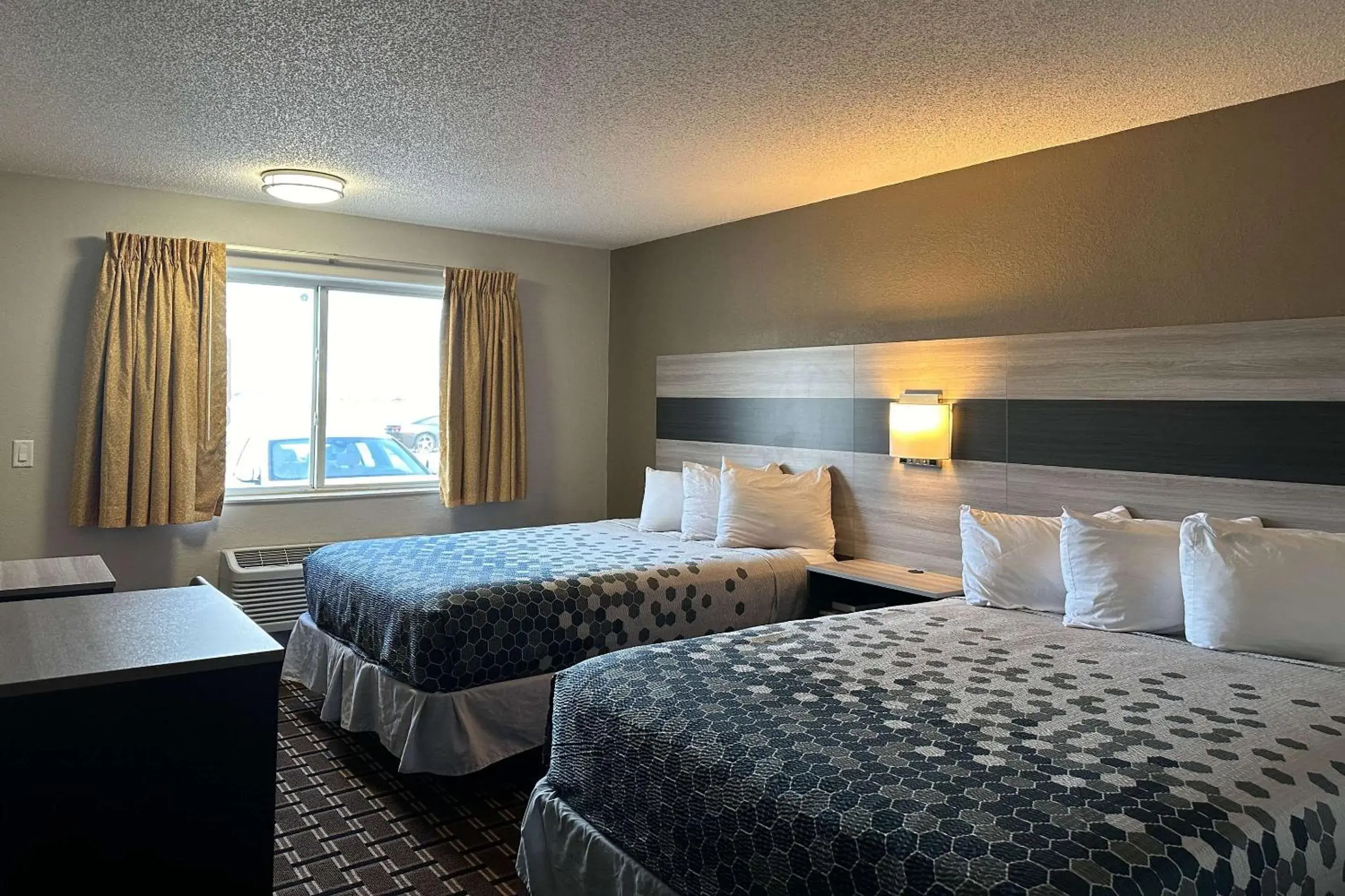 Bedroom, Bed in Rodeway Inn & Suites North Sioux City I-29