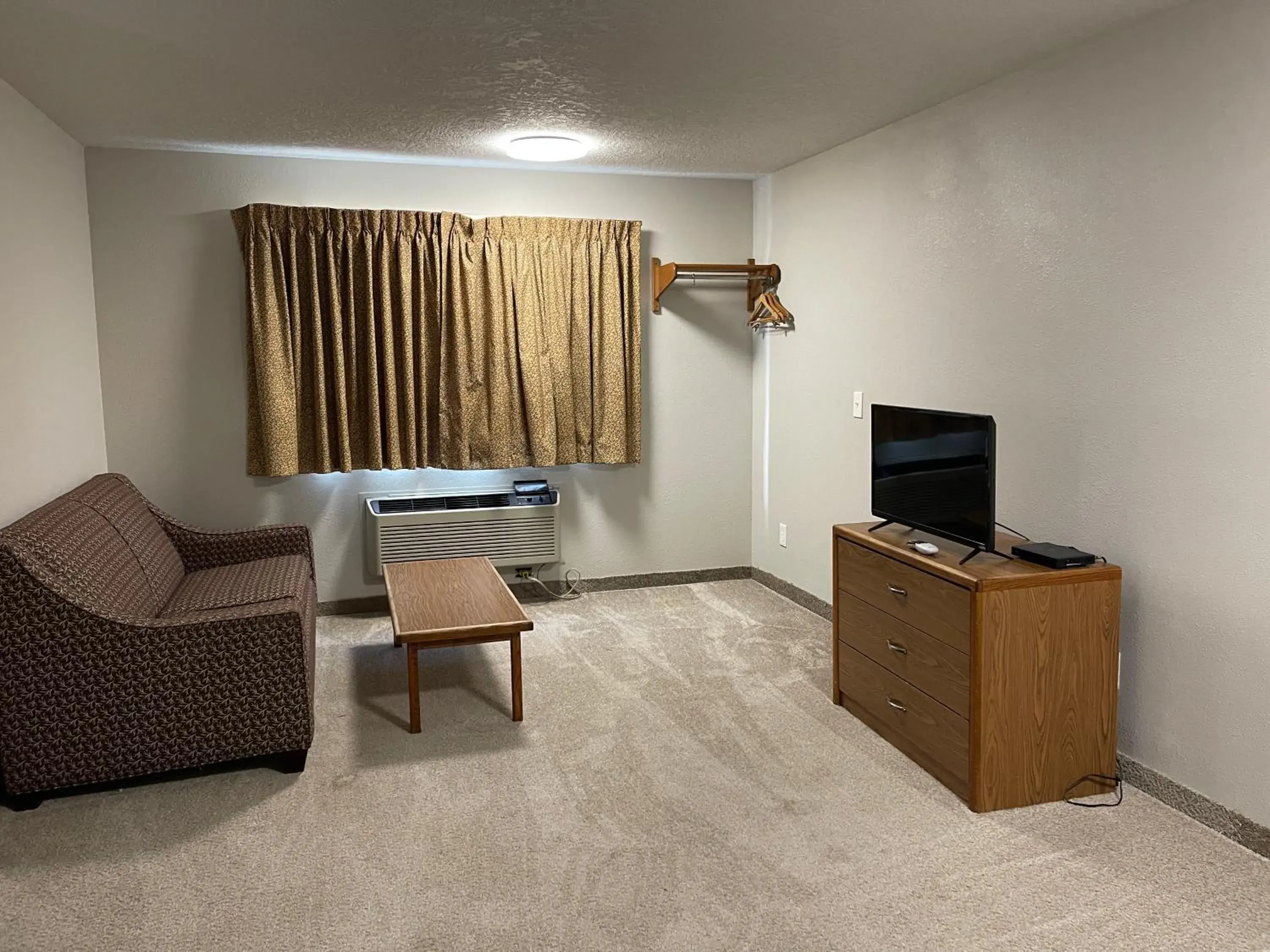 Living room, Seating Area in Rodeway Inn & Suites North Sioux City I-29