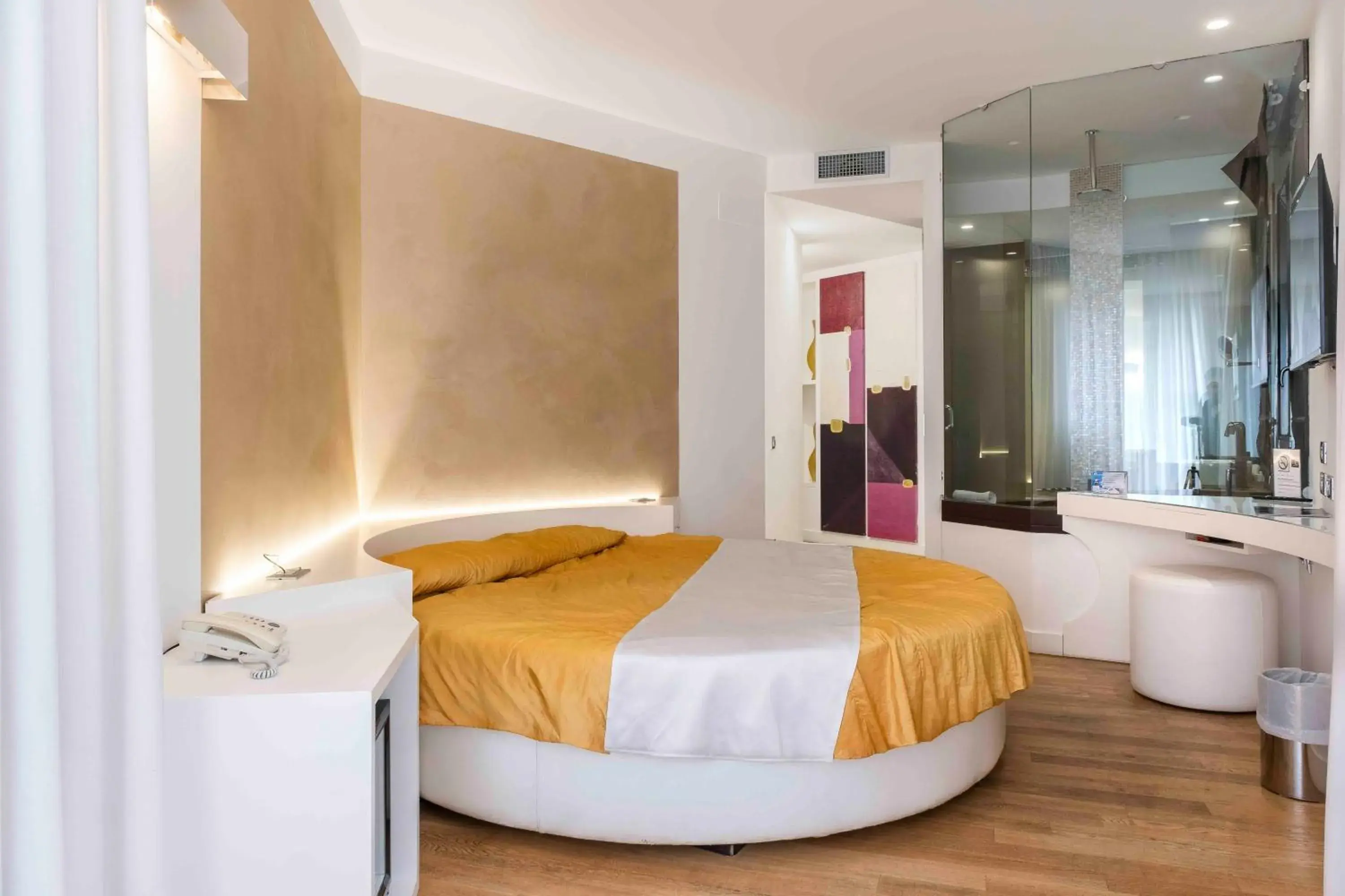 Bed in Hotel Exclusive Bed in Hotel Exclusive