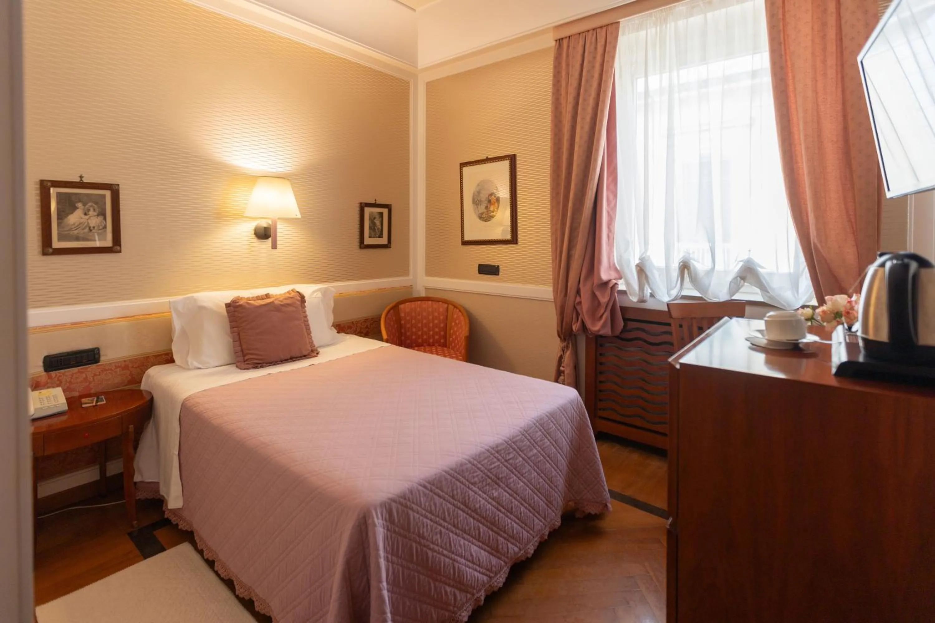 Bedroom, Bed in Grand Hotel Ortigia